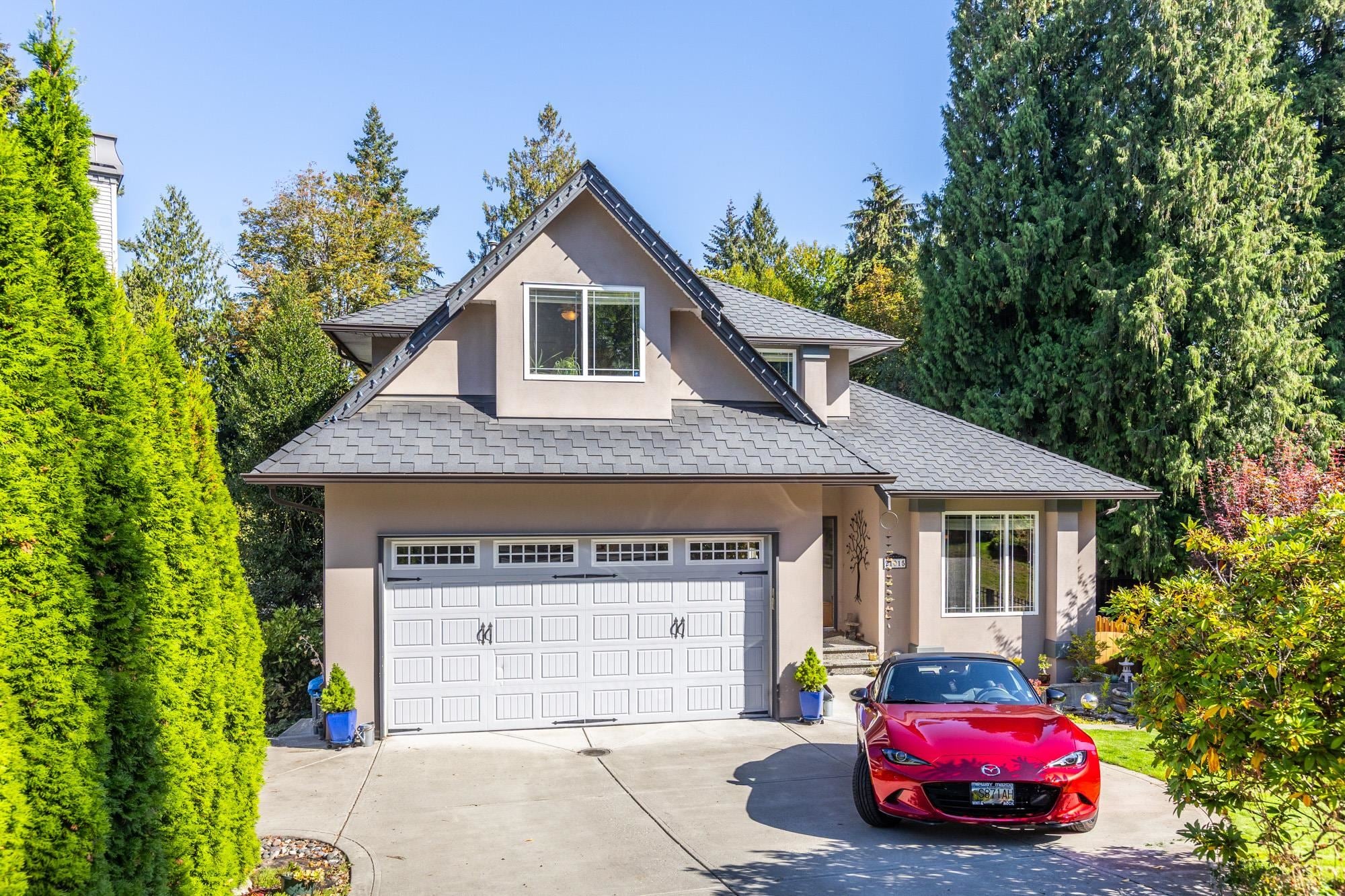 Seeking the Perfect Family Home with Greenbelt Views?