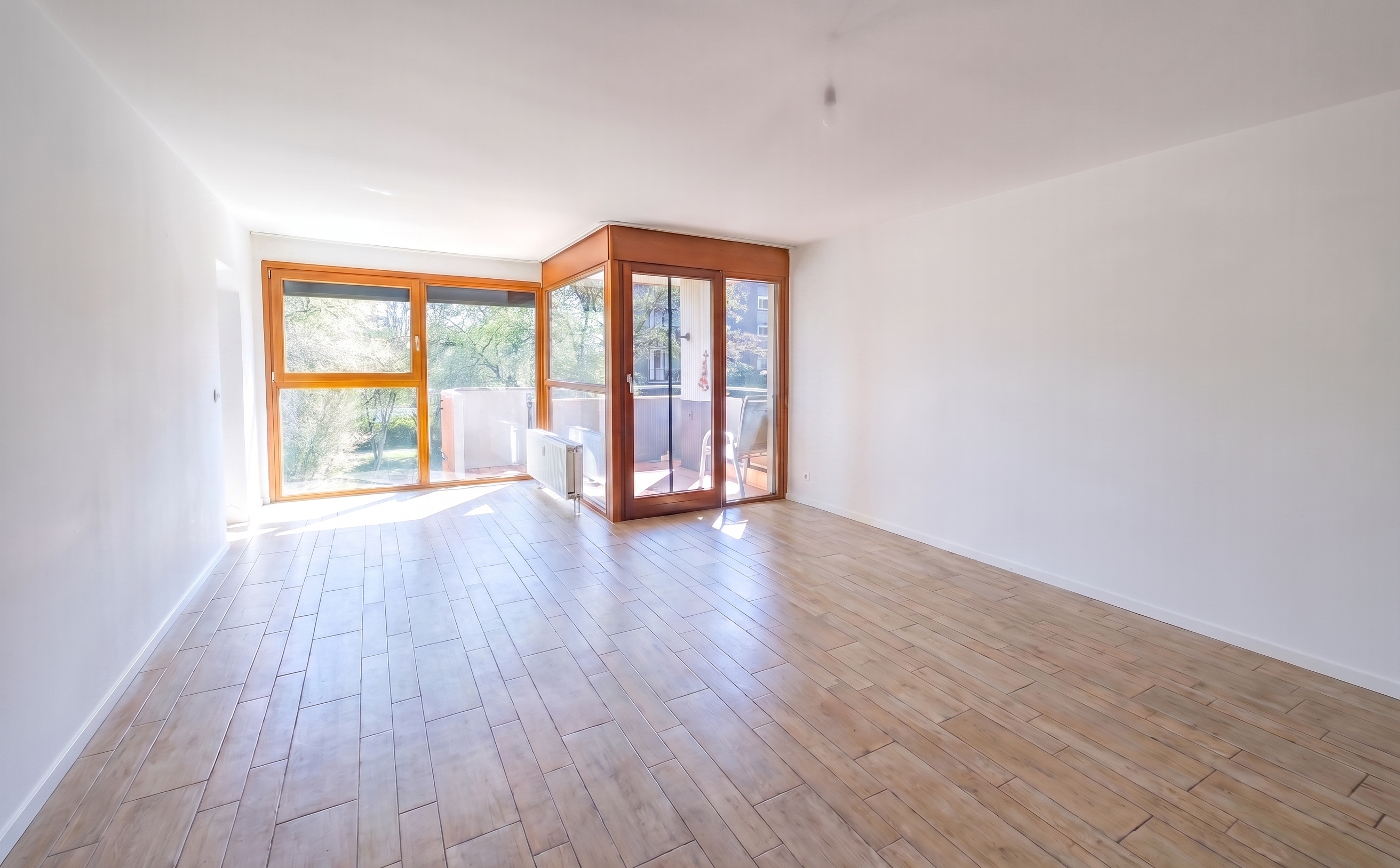 Helle 3-Zimmer-Wohnung mit Südwest-Balkon, Blick ins Grüne & seniorengerechter Ausstattung