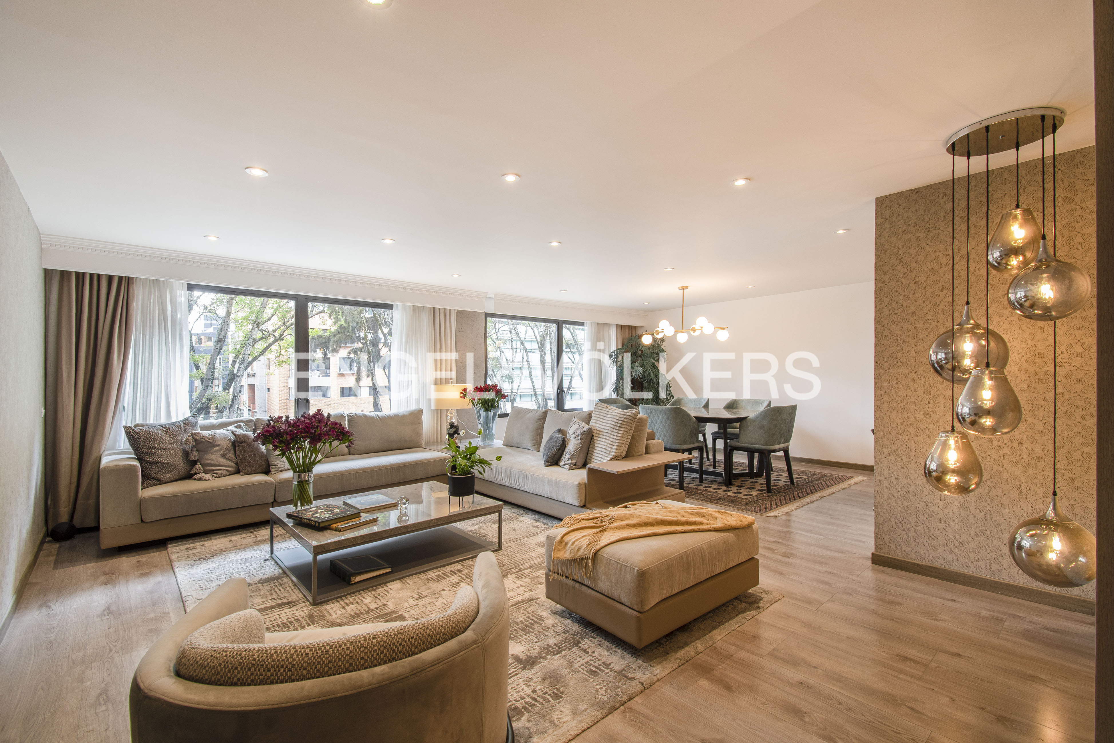 Amplio y remodelado apartamento para arriendo en Chicó