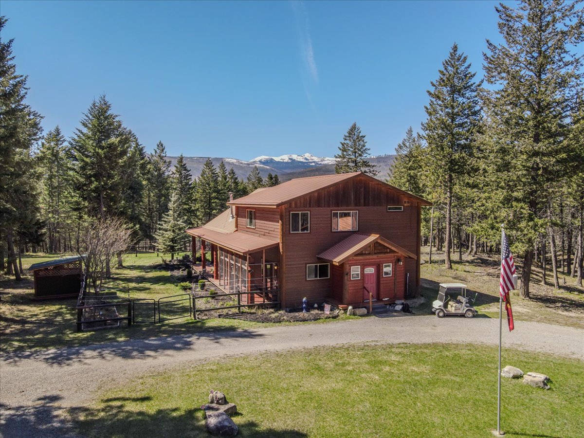 3 homes on 17 acres