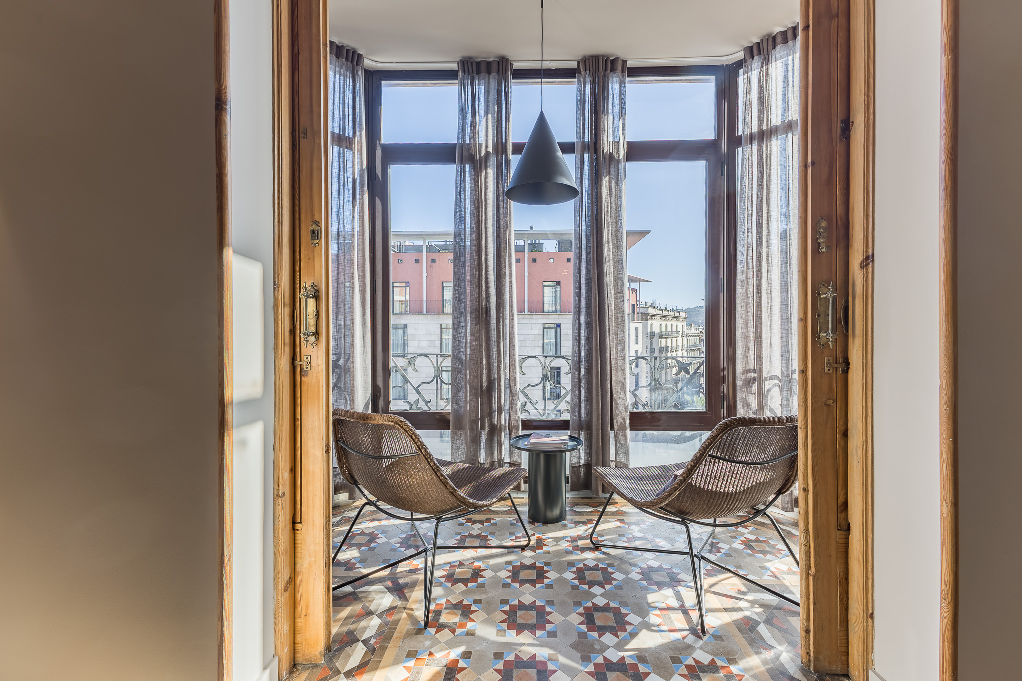 Exclusive apartment next to Plaça de Catalunya