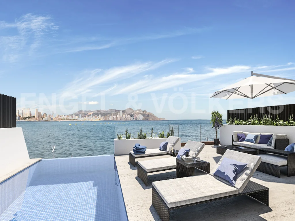 Luxury homes on the front line of the Poniente Beach