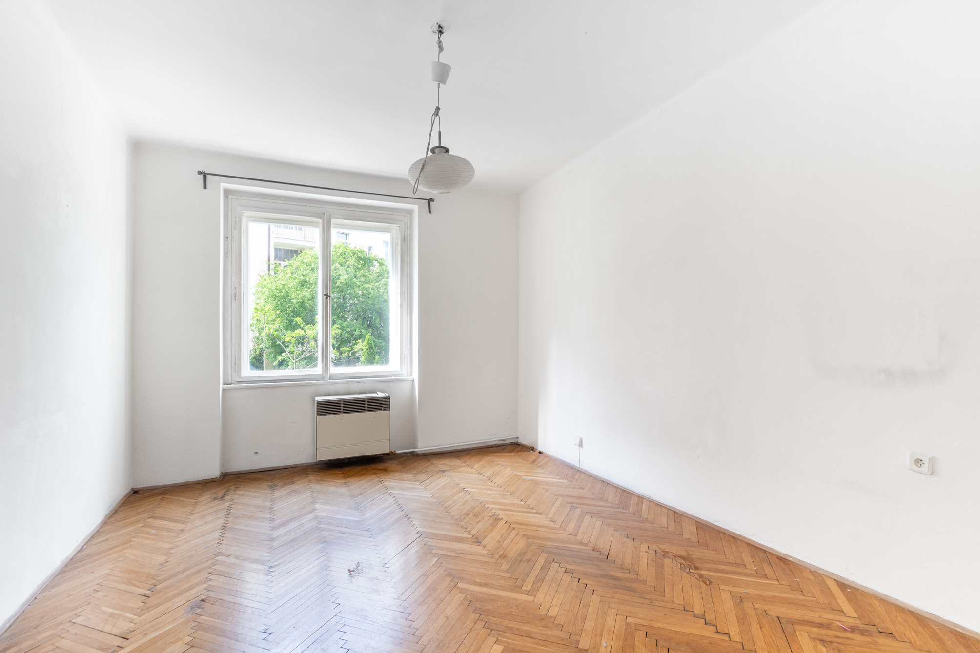 Sale of an apartment for renovation in close proximity to Prague Castle