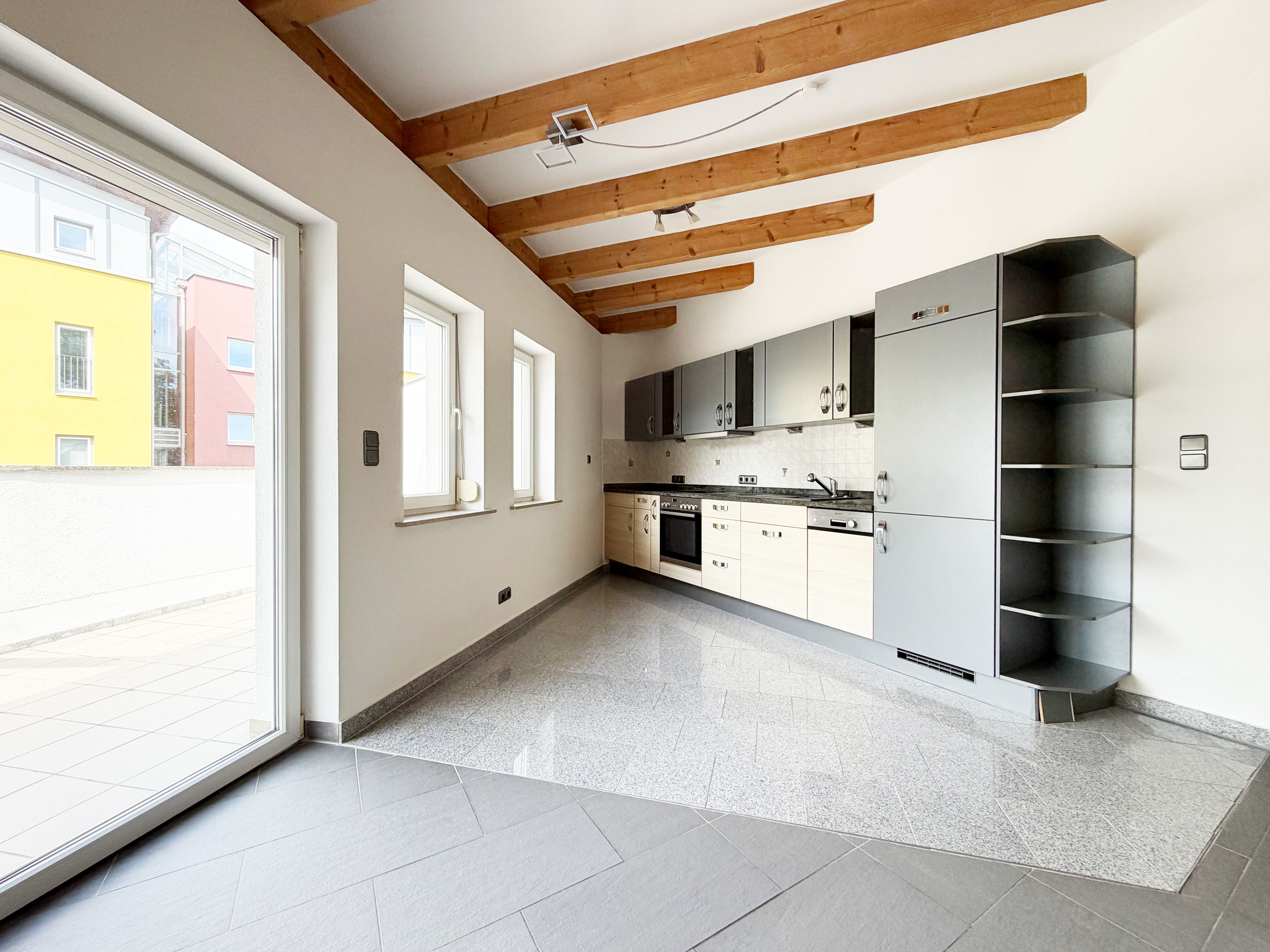 Großzügige 2-Zimmer Wohnung in kleiner Wohnanlage!