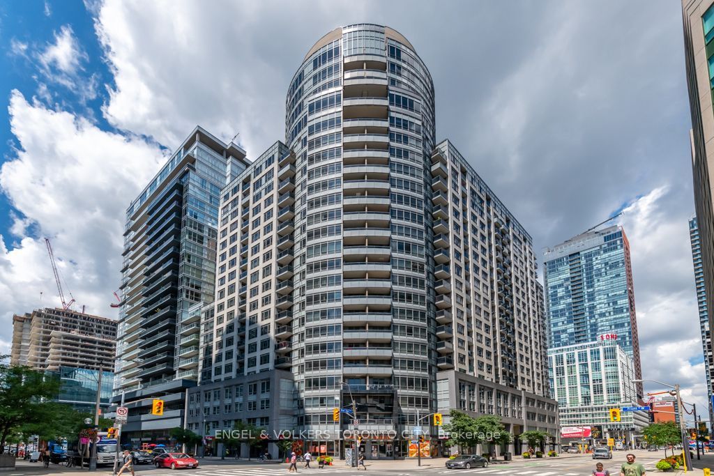 Discover Furnished Luxury in the Heart of Entertainment District