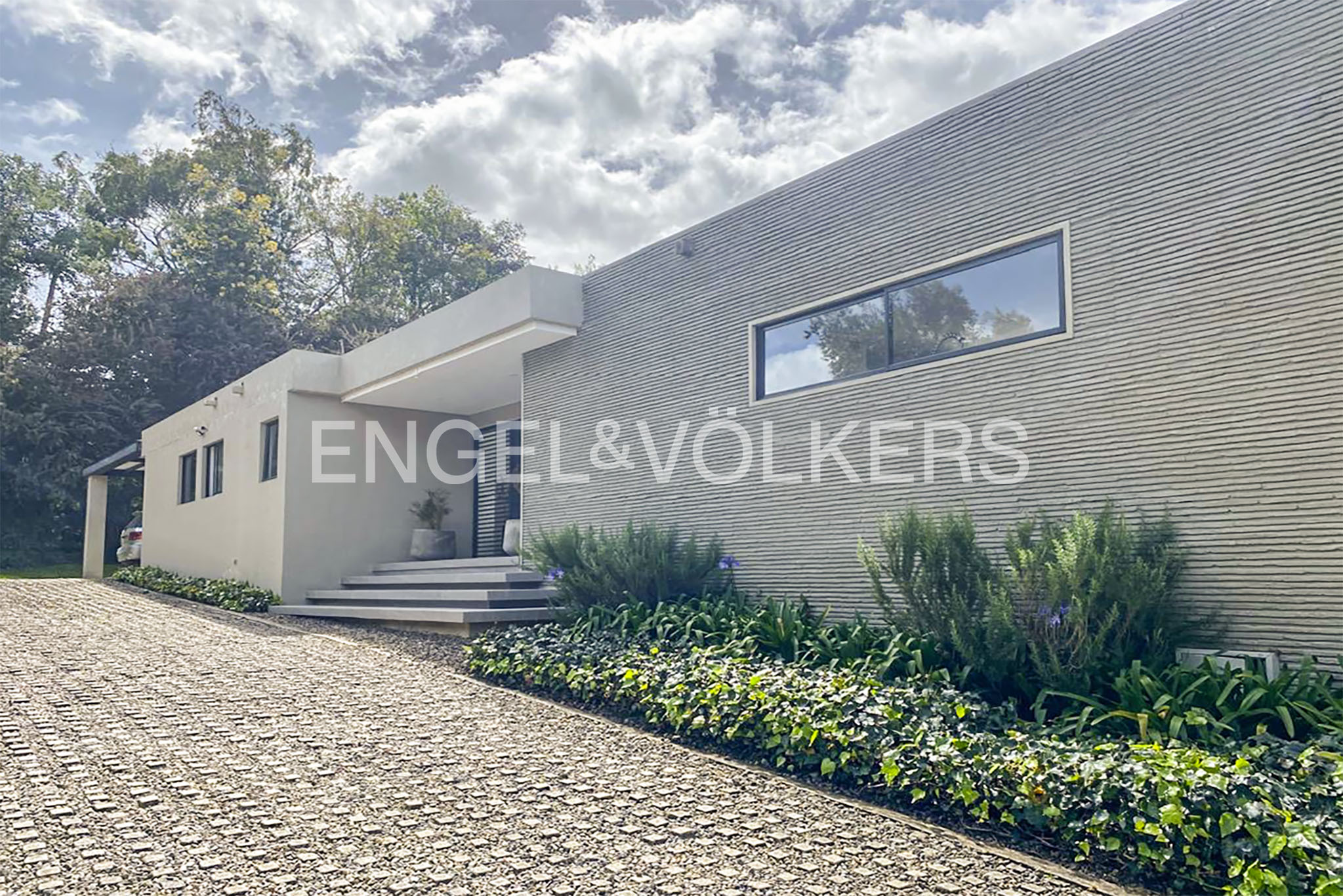 Moderna y amplia casa para la venta en Reserva de Potosí