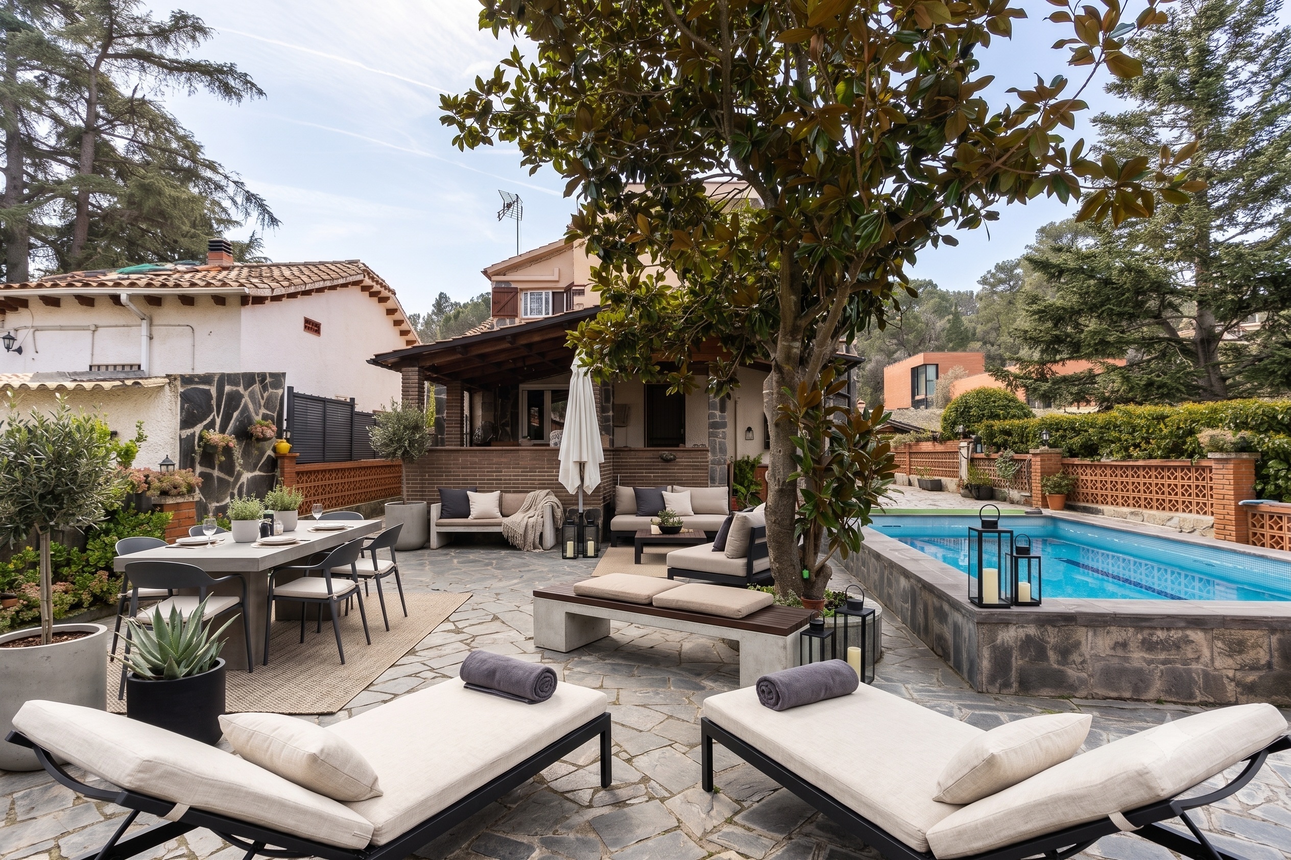 Home with pool and private garden in Valldoreix