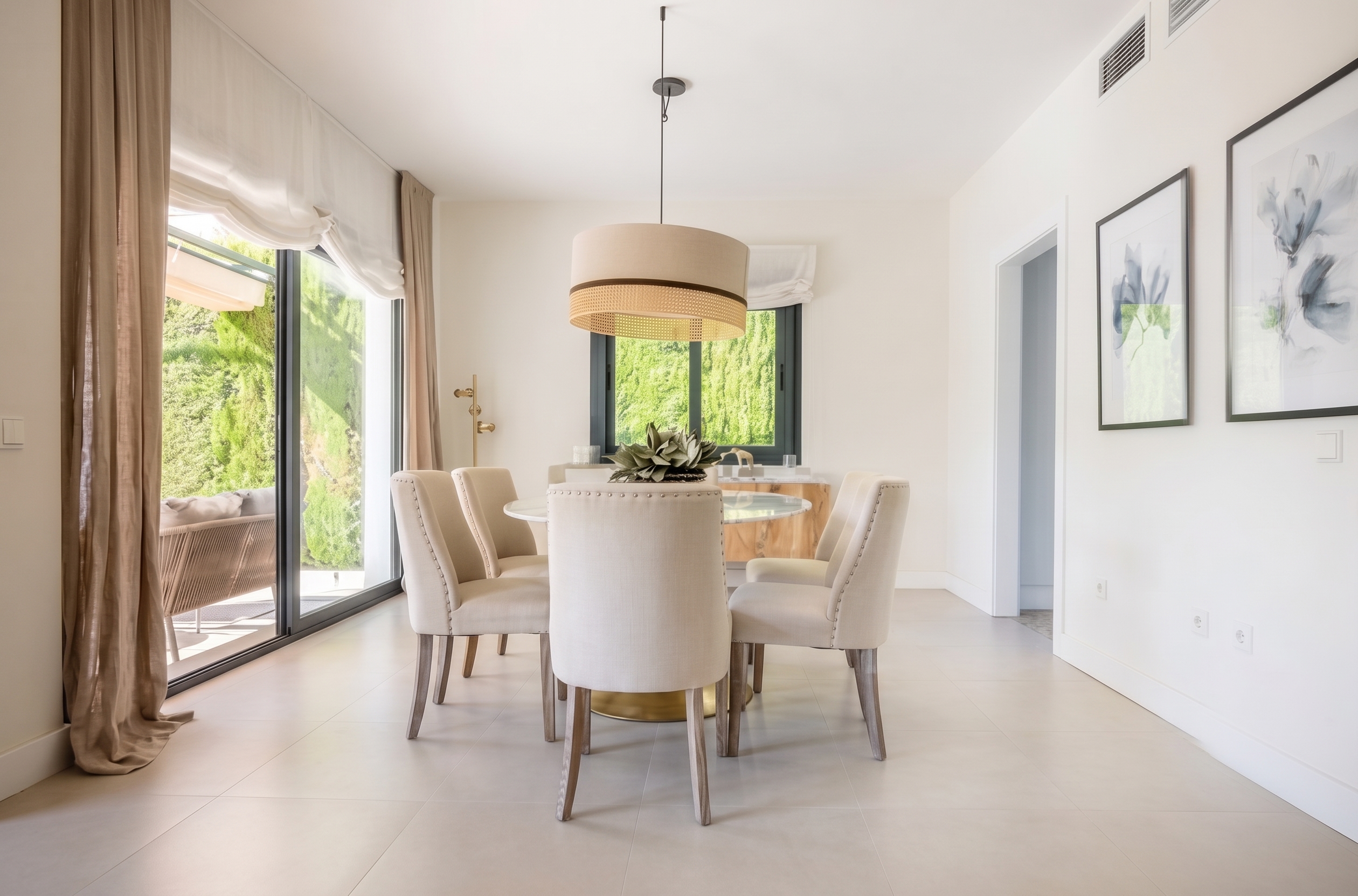 Exclusive designer villa with high ceilings and light-filled interiors with pool in Club de Golf Zaudín, Seville