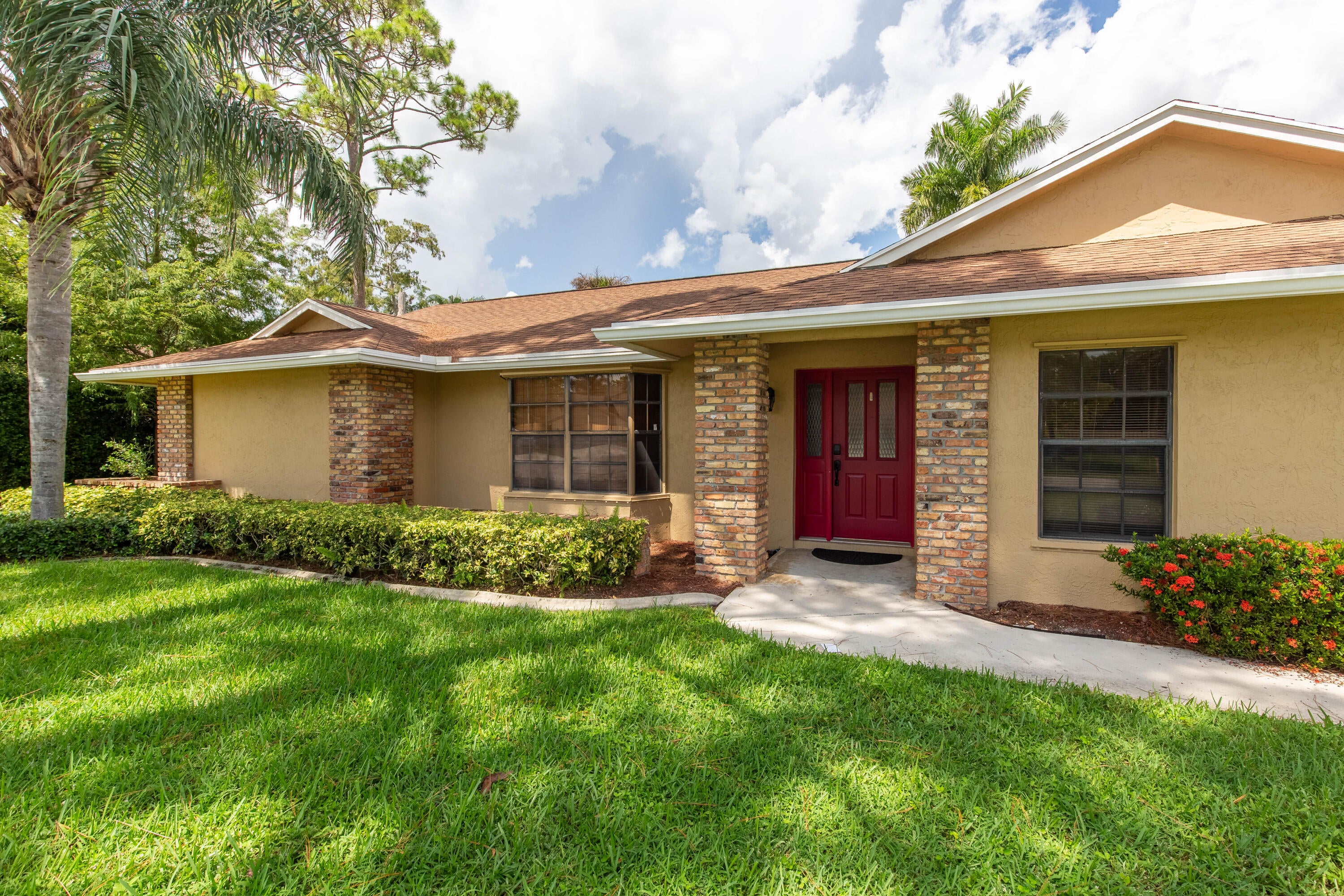 Turnkey Wellington Pool Home with Games & Outdoor Living