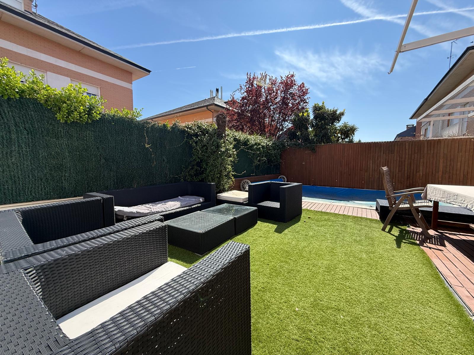Chalet pareado con piscina y jardín privado en Rivas-Vaciamadrid