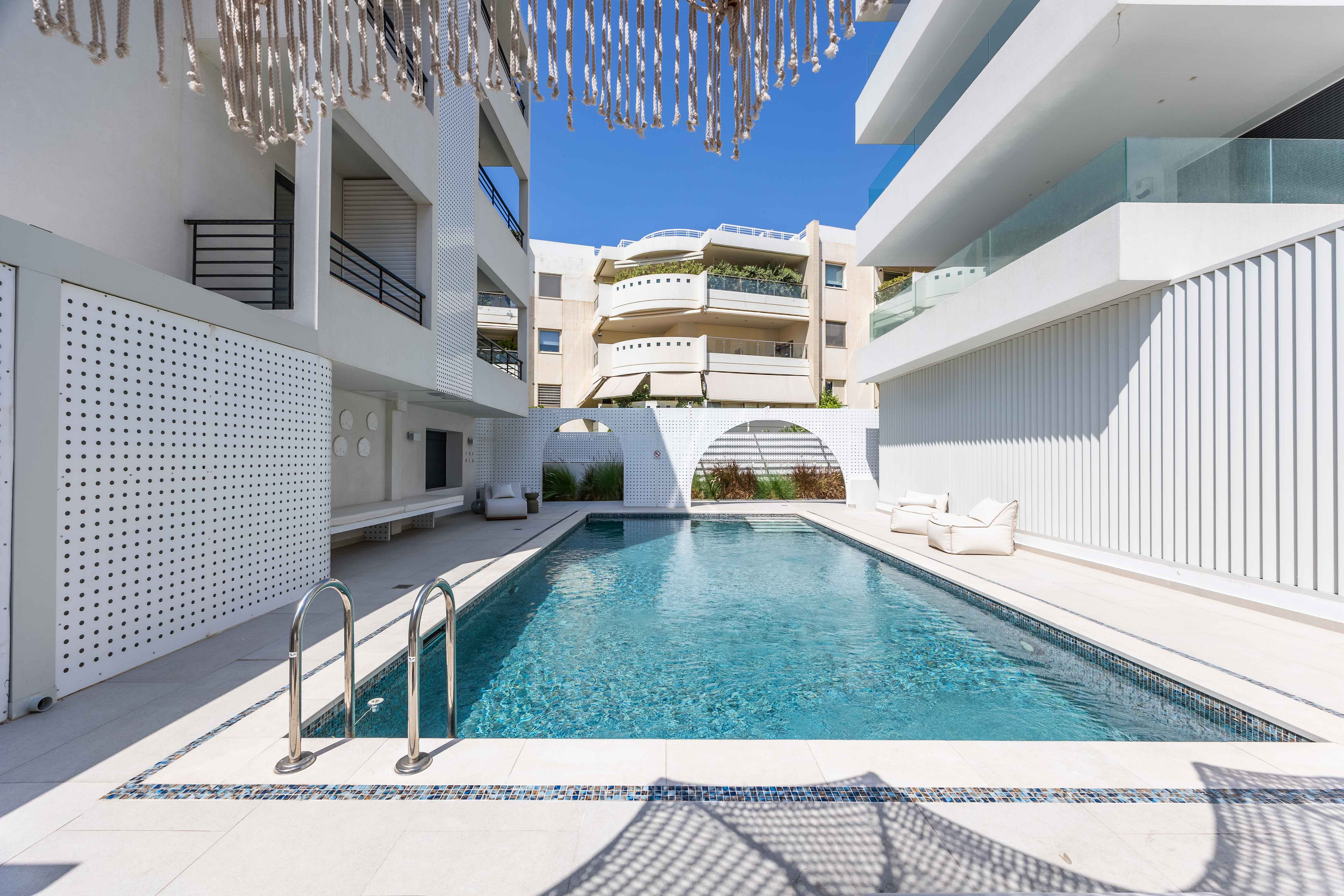 Luxury beachfront 220sq.m furnished apartment with pool