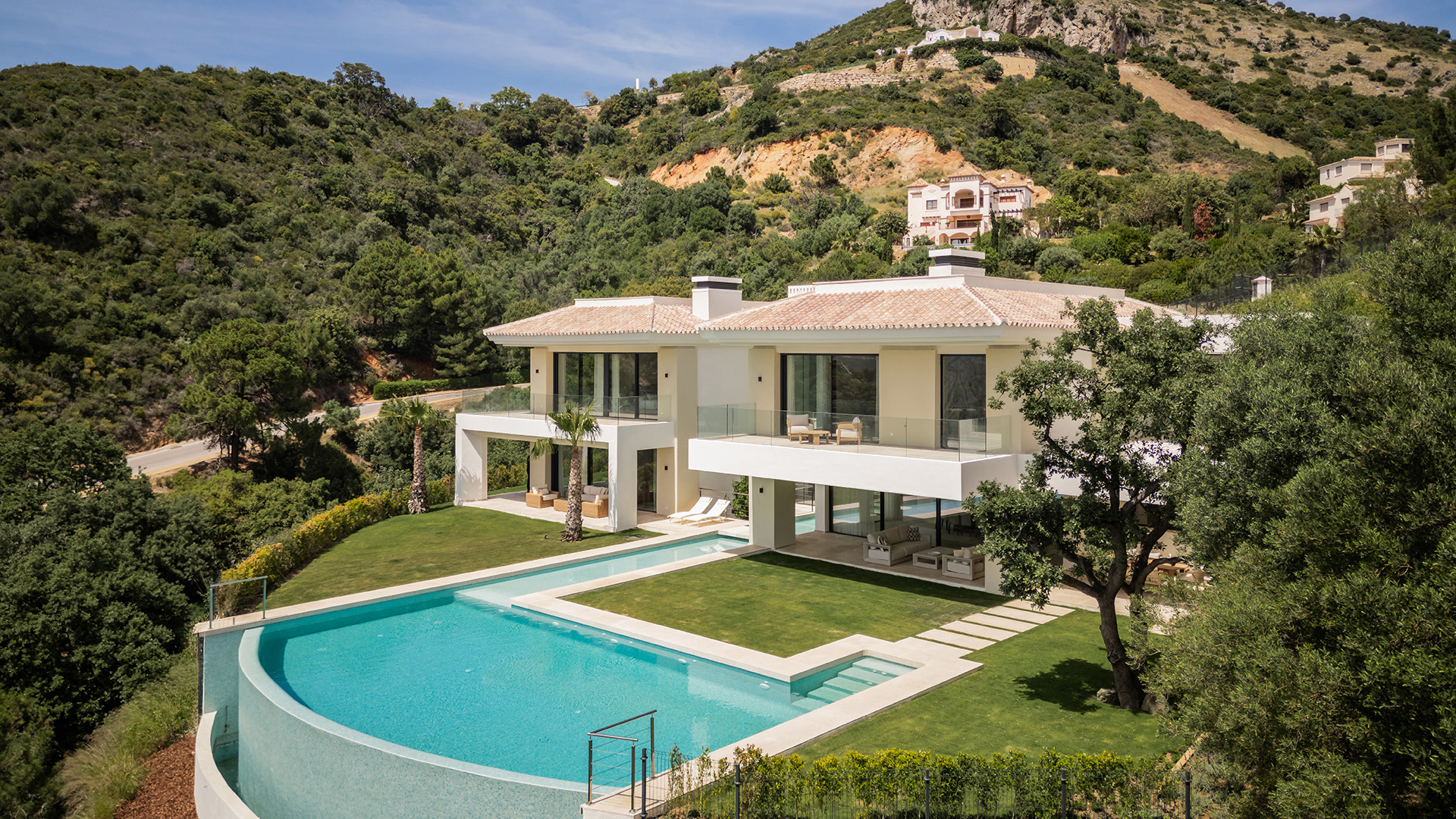 New Villa with Sea Views in a Gated Golf Urbanisation in Marbella Club Golf Resort