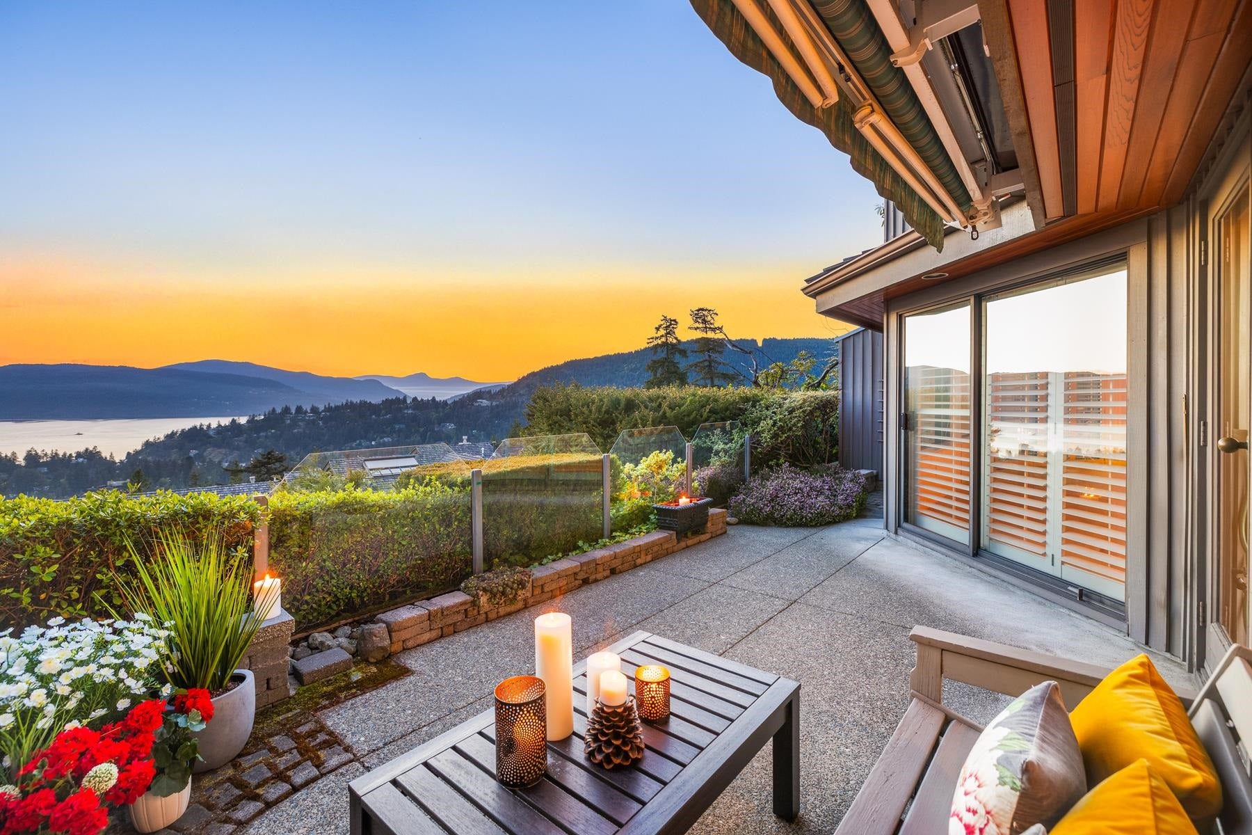 Breathtaking Views & All-Day Sunshine