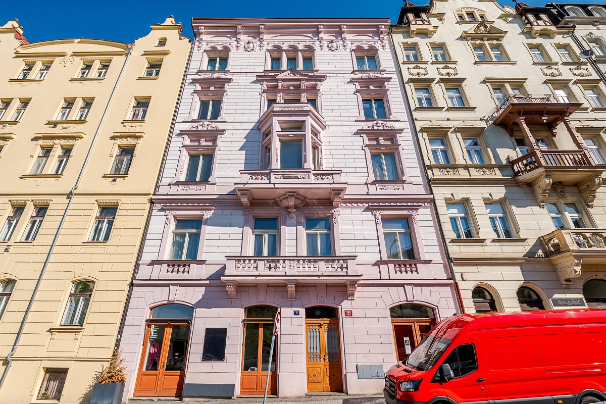 Business premises near Palackého náměstí Square