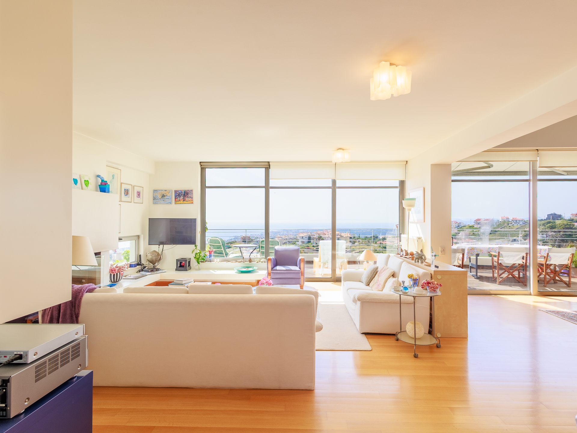 Furnished, panoramic sea view residence