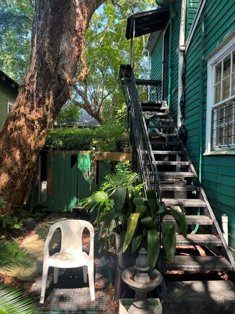 Walking Distance to Tulane, Loyola, and Oak Street