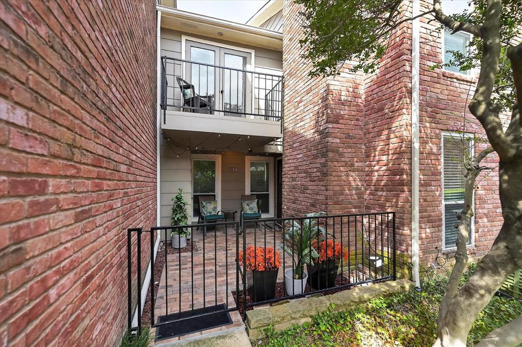 Embrace the Lock-and-Leave Dallas Lifestyle