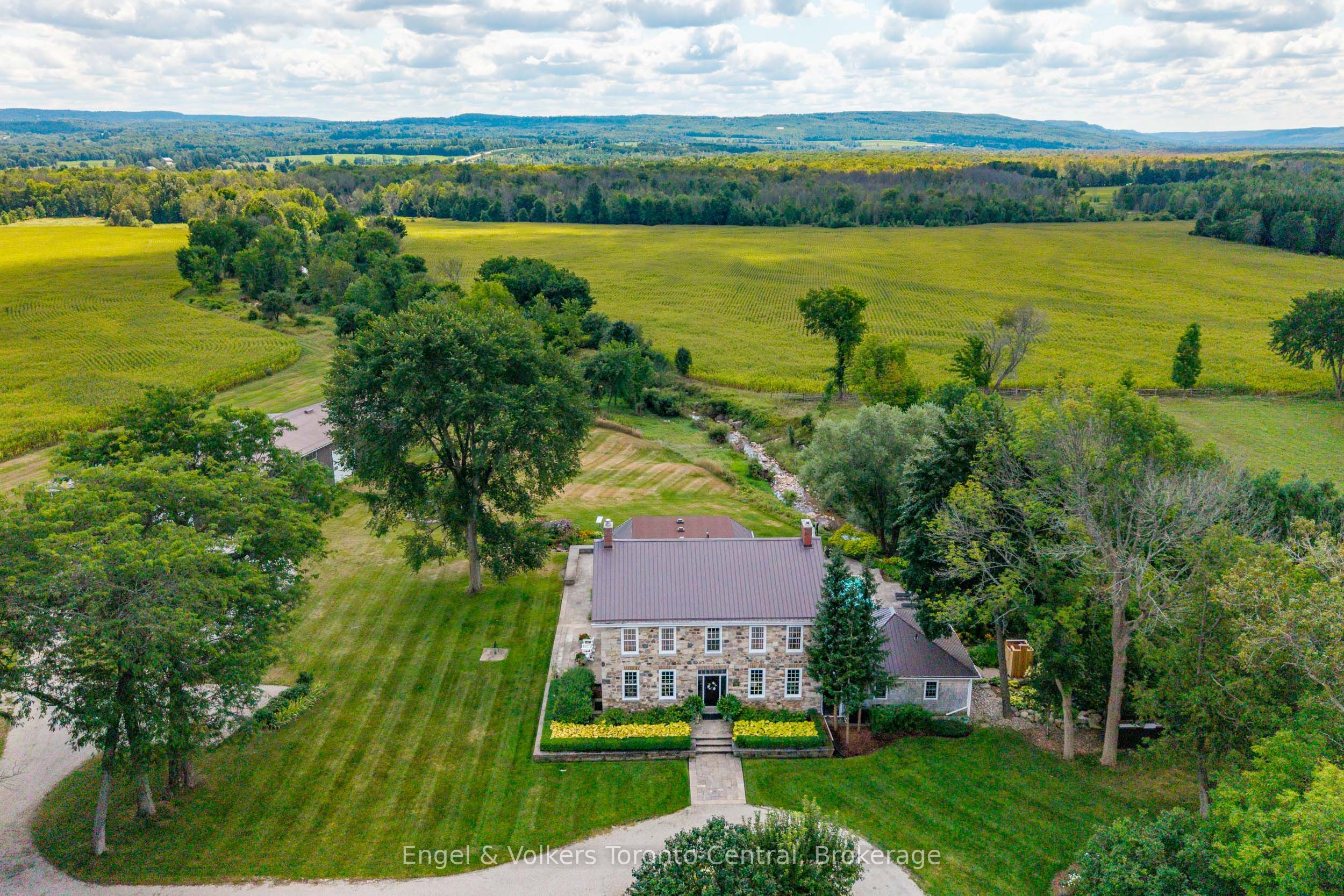 Luxury Estate With Country Elegance