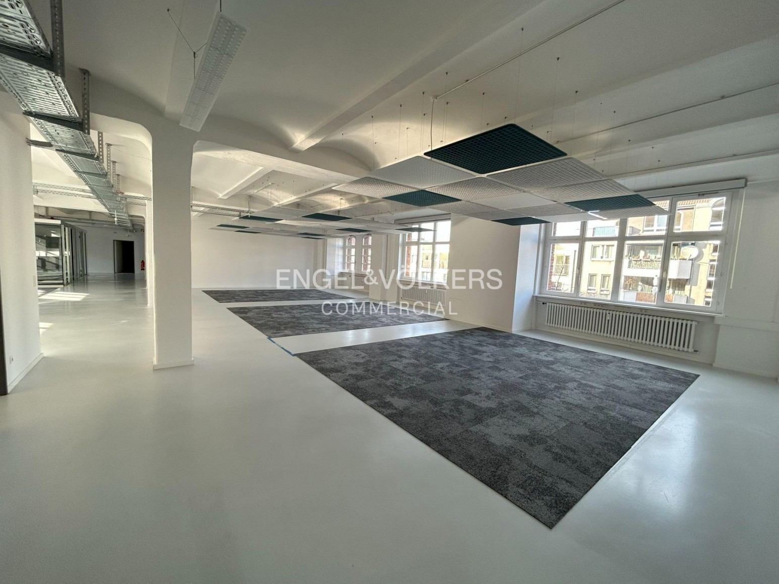 Bestens angebunden - Ihr neues Büro