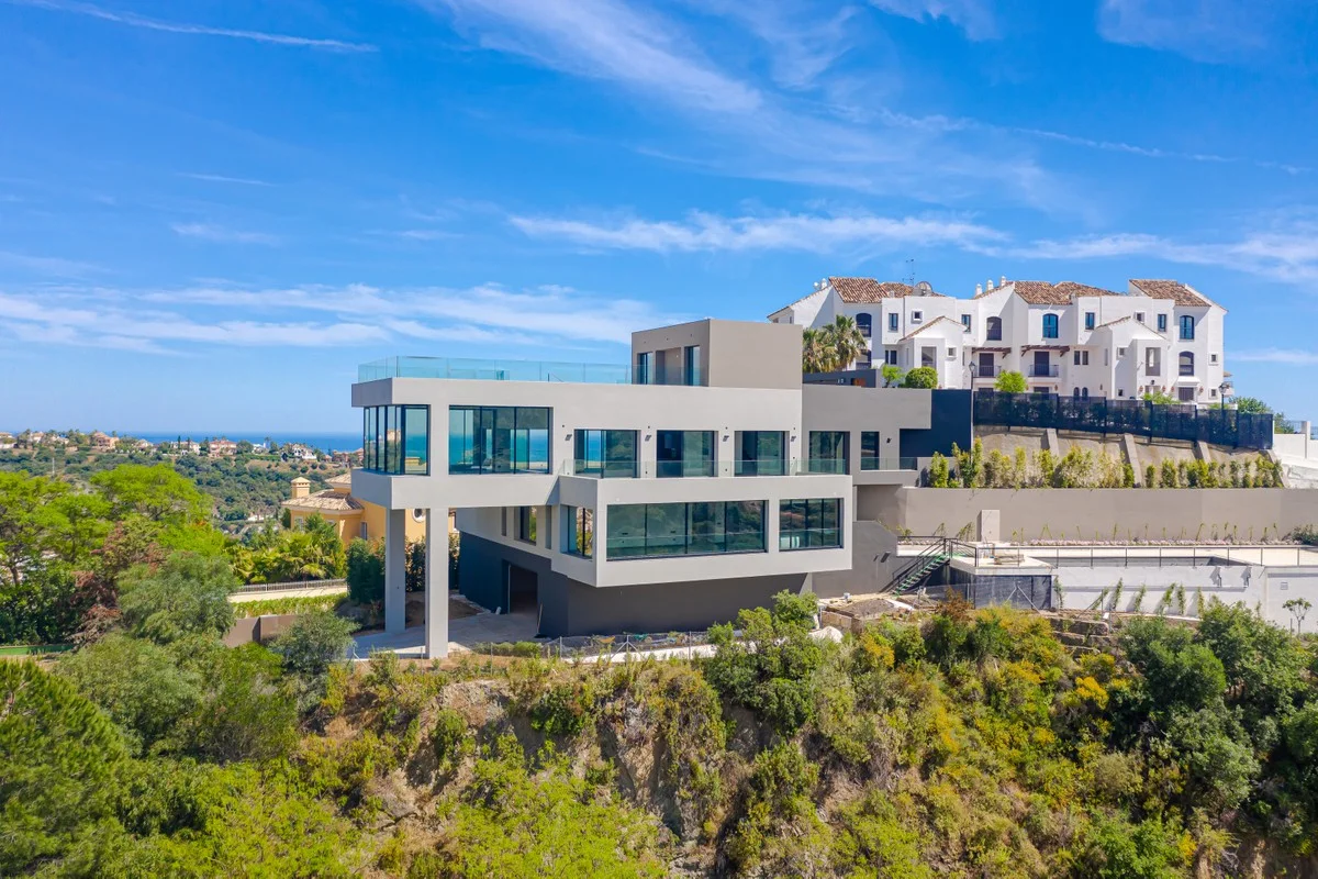 Modern villa with 360-degree views in Los Arqueros