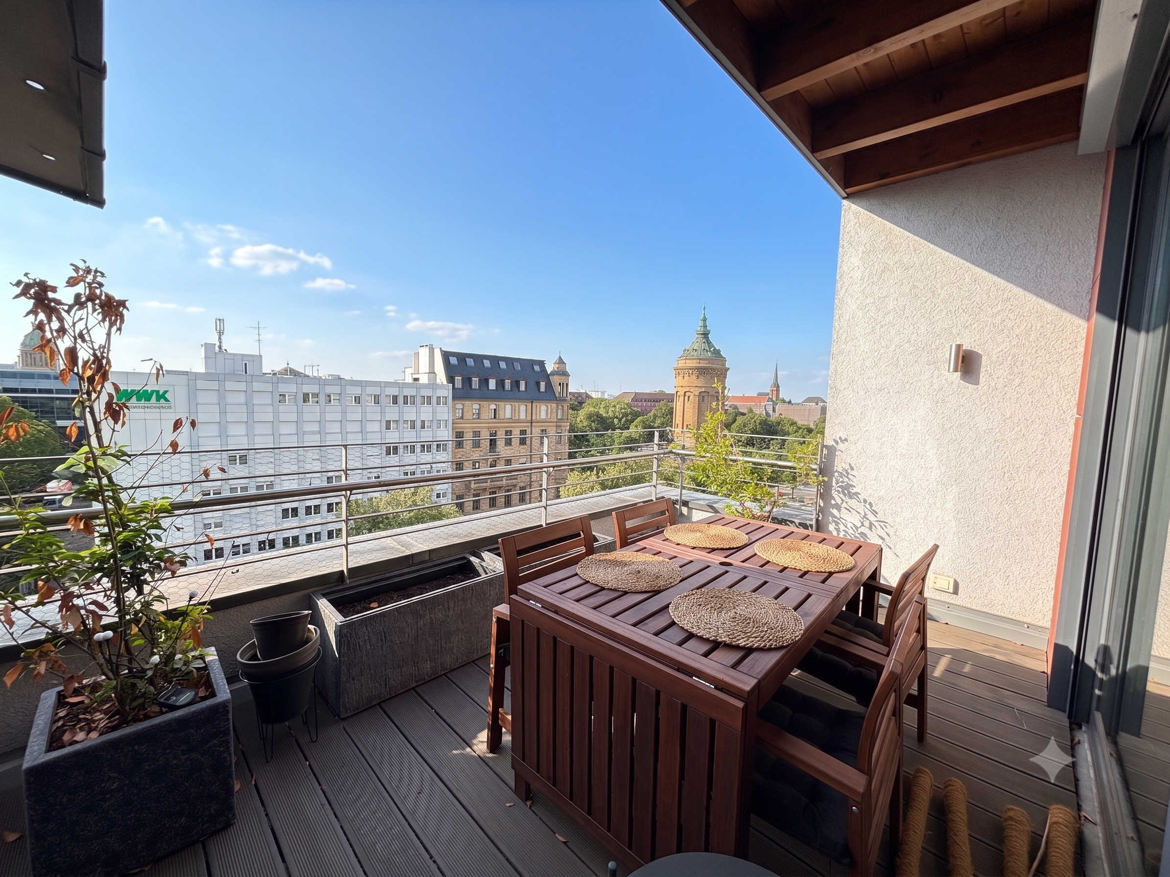 High-Class-Wohnen am Wasserturm: Exklusive Loft-Maisonette mit Panoramablick!
