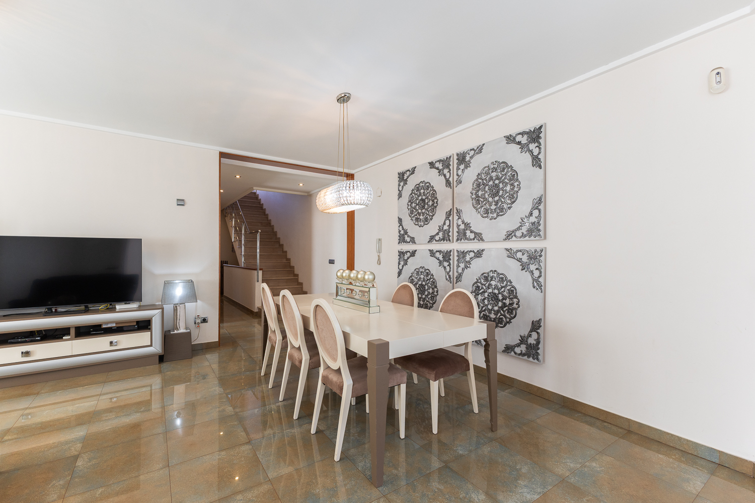 Bright, spacious house two blocks away in Castellón de la Plana