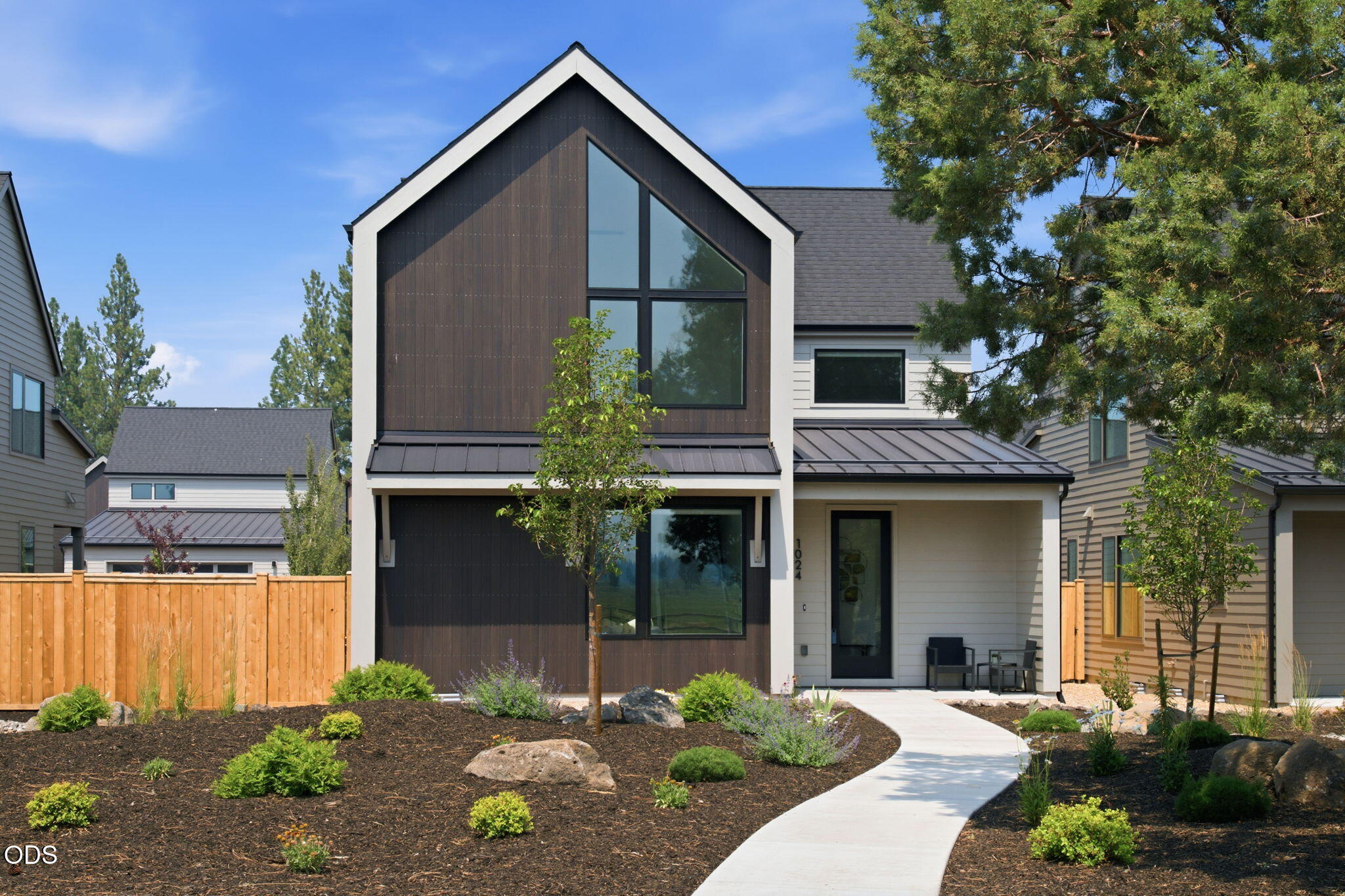 Upgraded New Build Home with Stunning Mountain Views