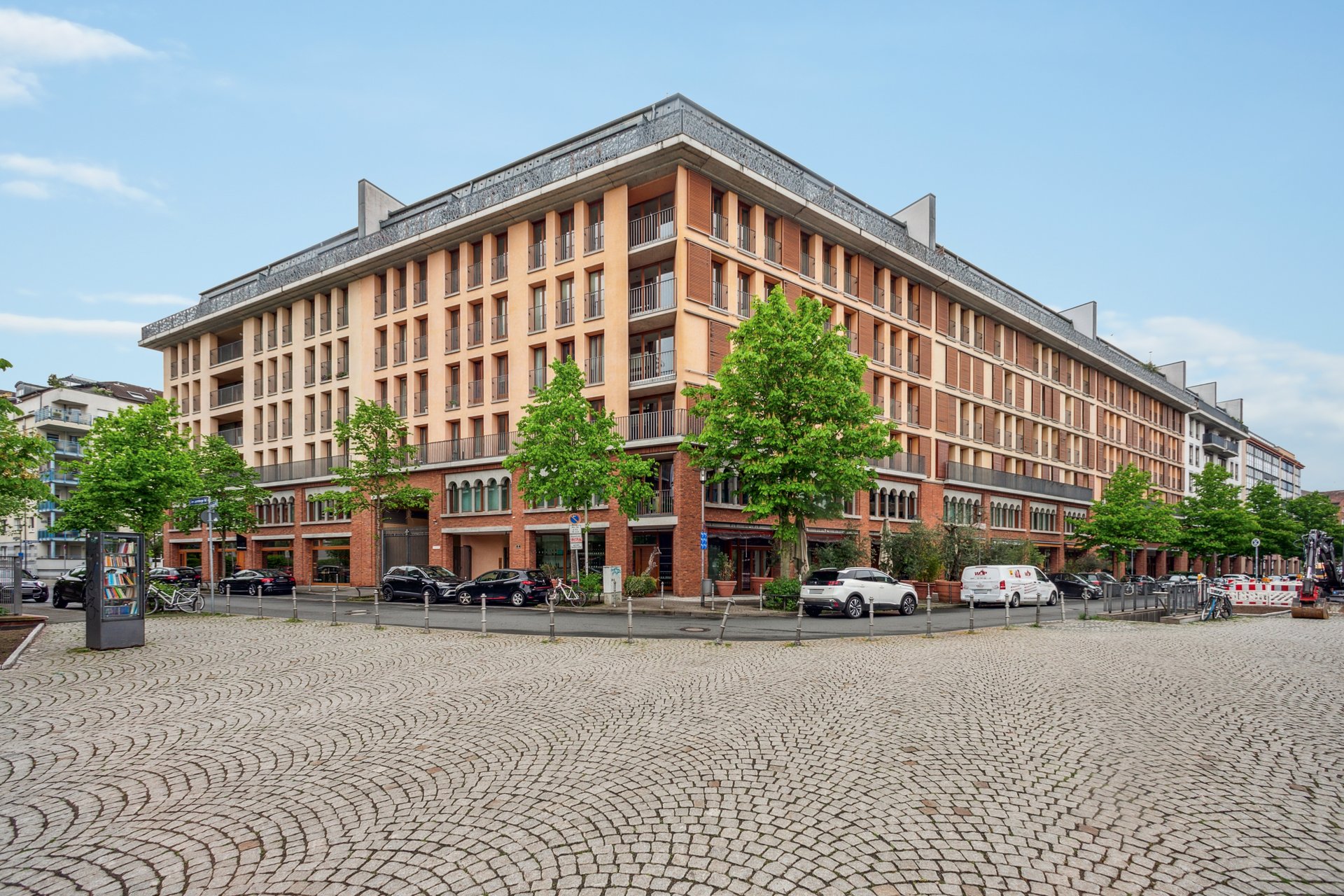 Exklusive Penthouse-Wohnung am Main mit Dachterrasse und Skylineblick