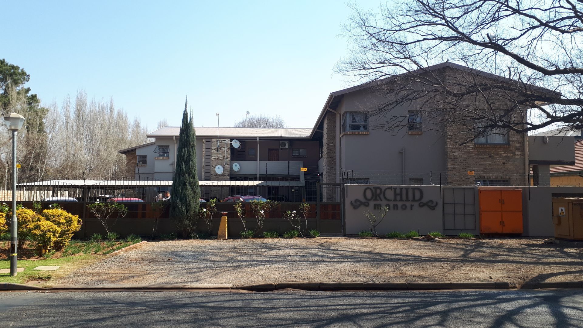 A beautiful and cozy 1 bedroom (Male Sharing)