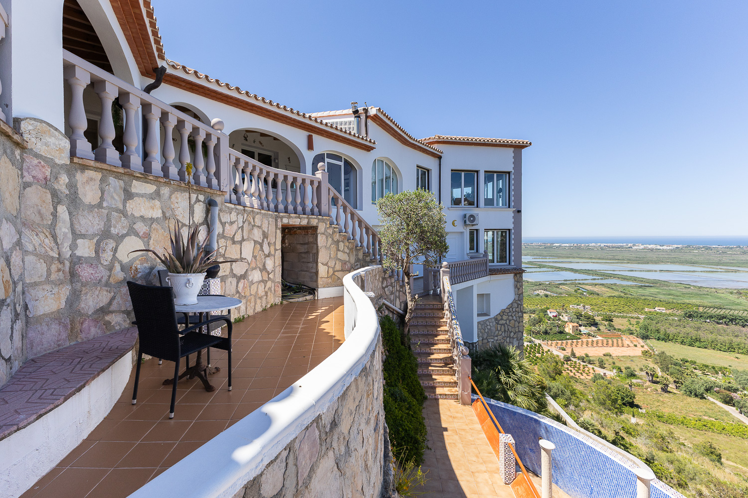 Exclusive villa with breathtaking panoramic views in Monte Pego