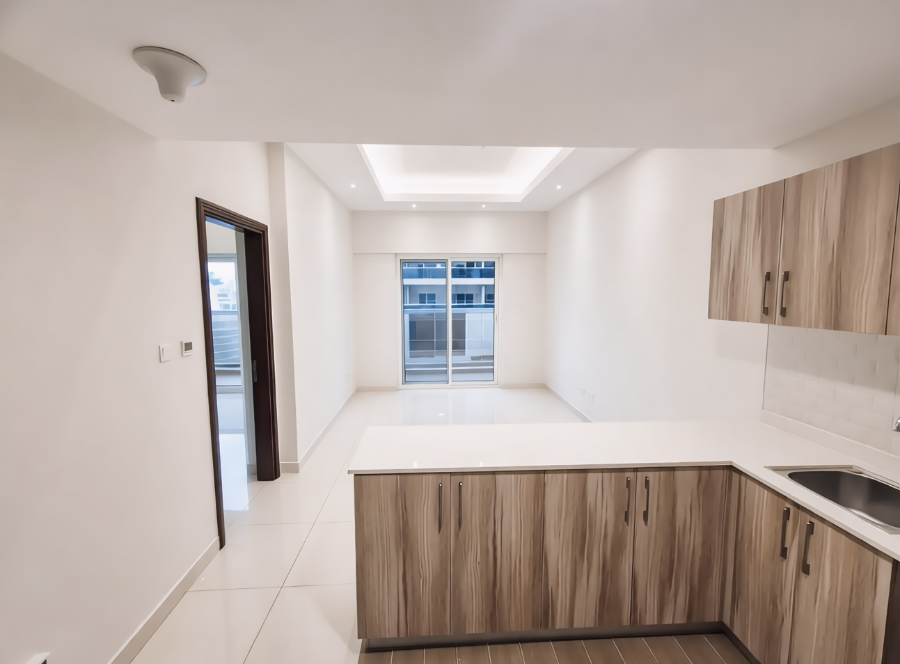 Spacious Unfurnished | Upgraded 1br | Prime Location