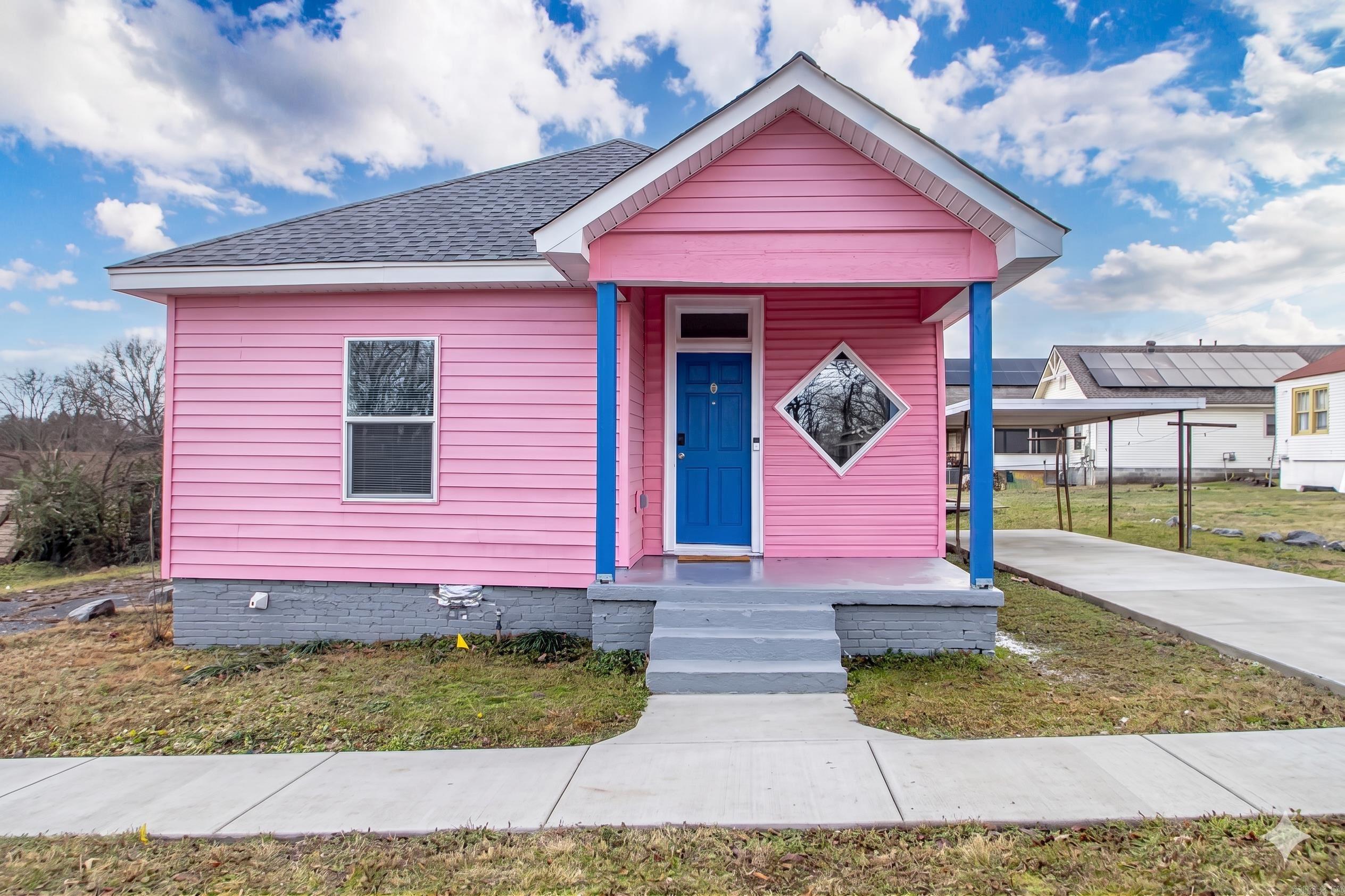 Perfectly Situated Two Bedroom Pettaway Home