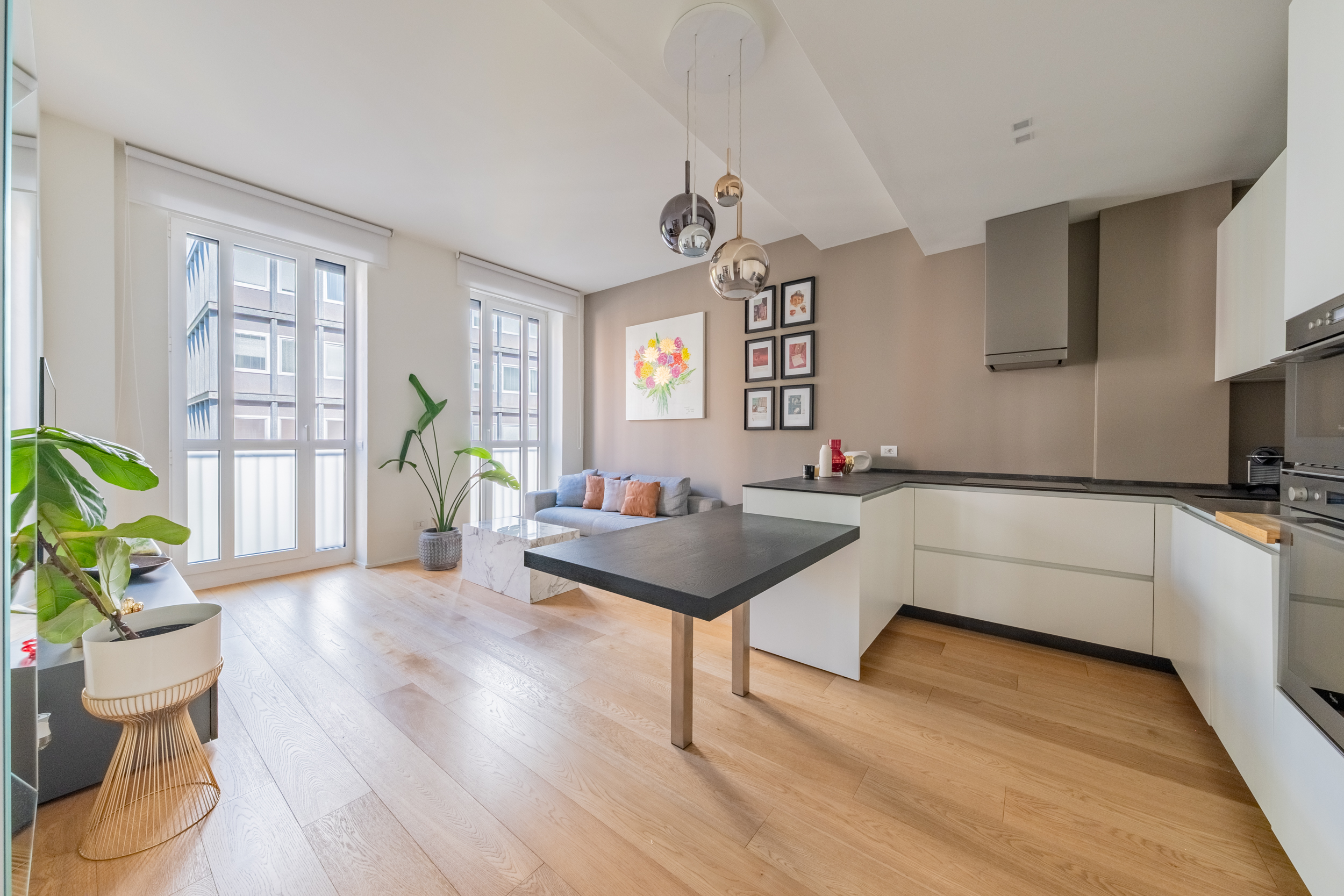 Elegant apartment in central Milan