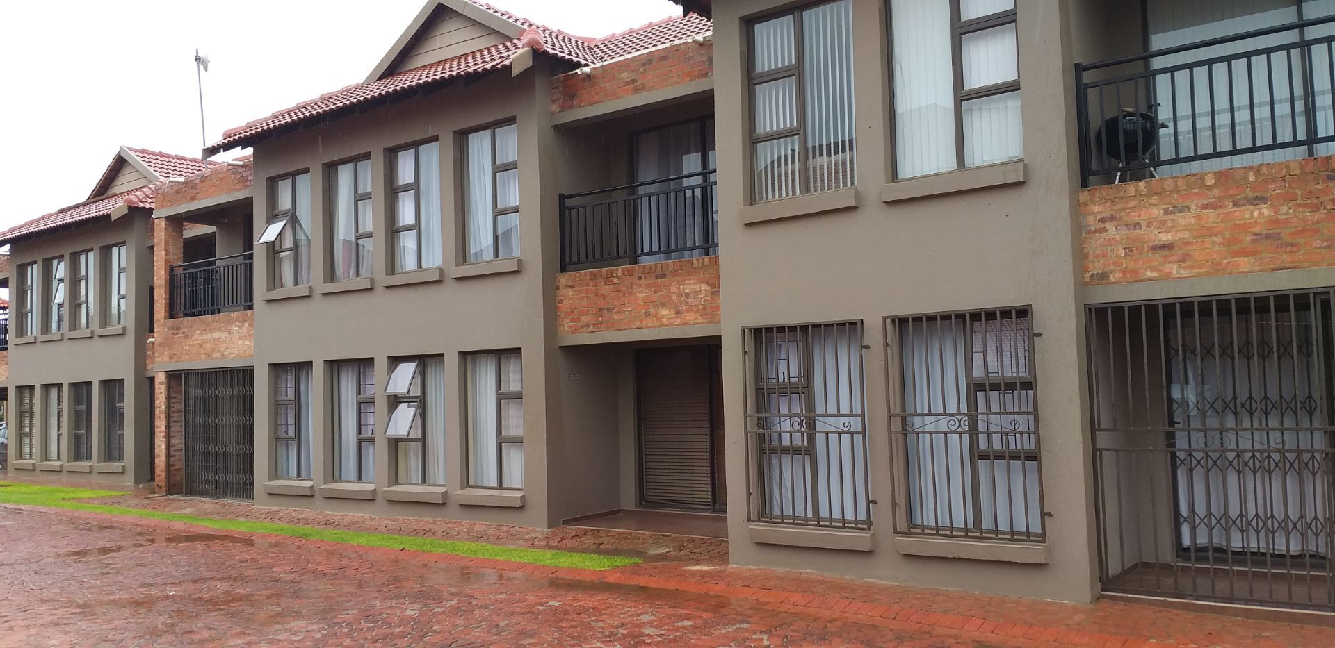 Modern one bedroom apartment in Tuscany Ridge