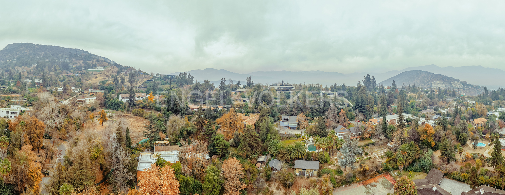 Sitio plano en sector residencial.
