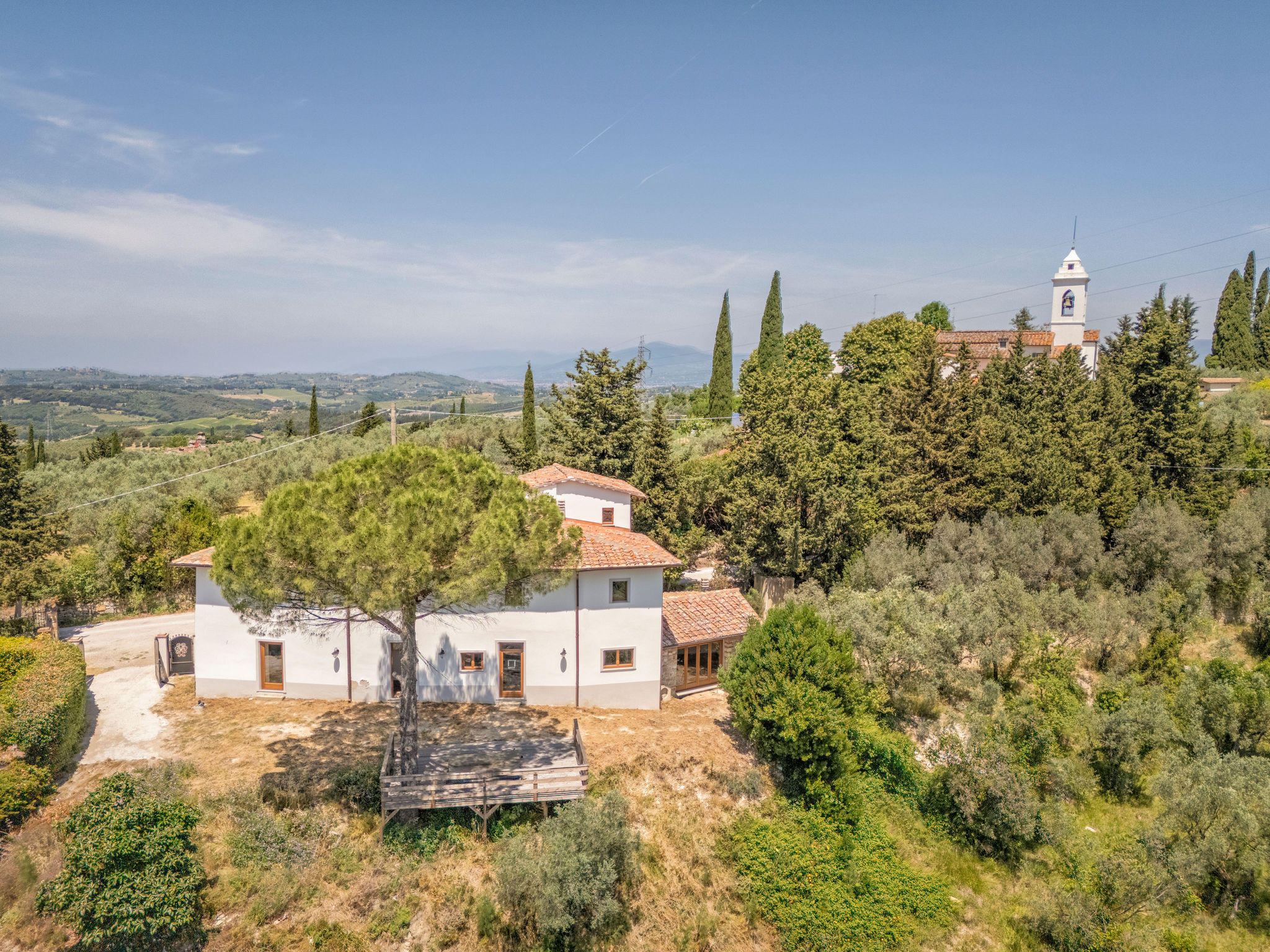 Beautifully Restored Tuscan Farmhouse with Panoramic Views over Chianti