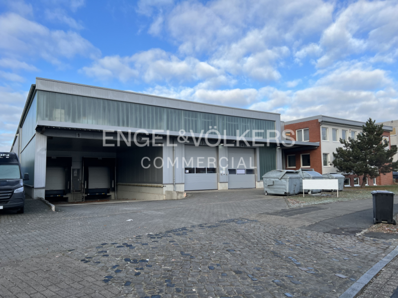 Moderne Logistik- und Gewerbefläche inkl. Bürogebäude