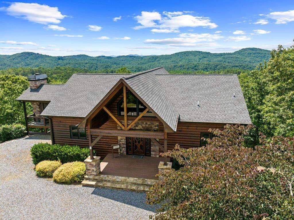 Refined Mountain Living with Long Range Mountain Views