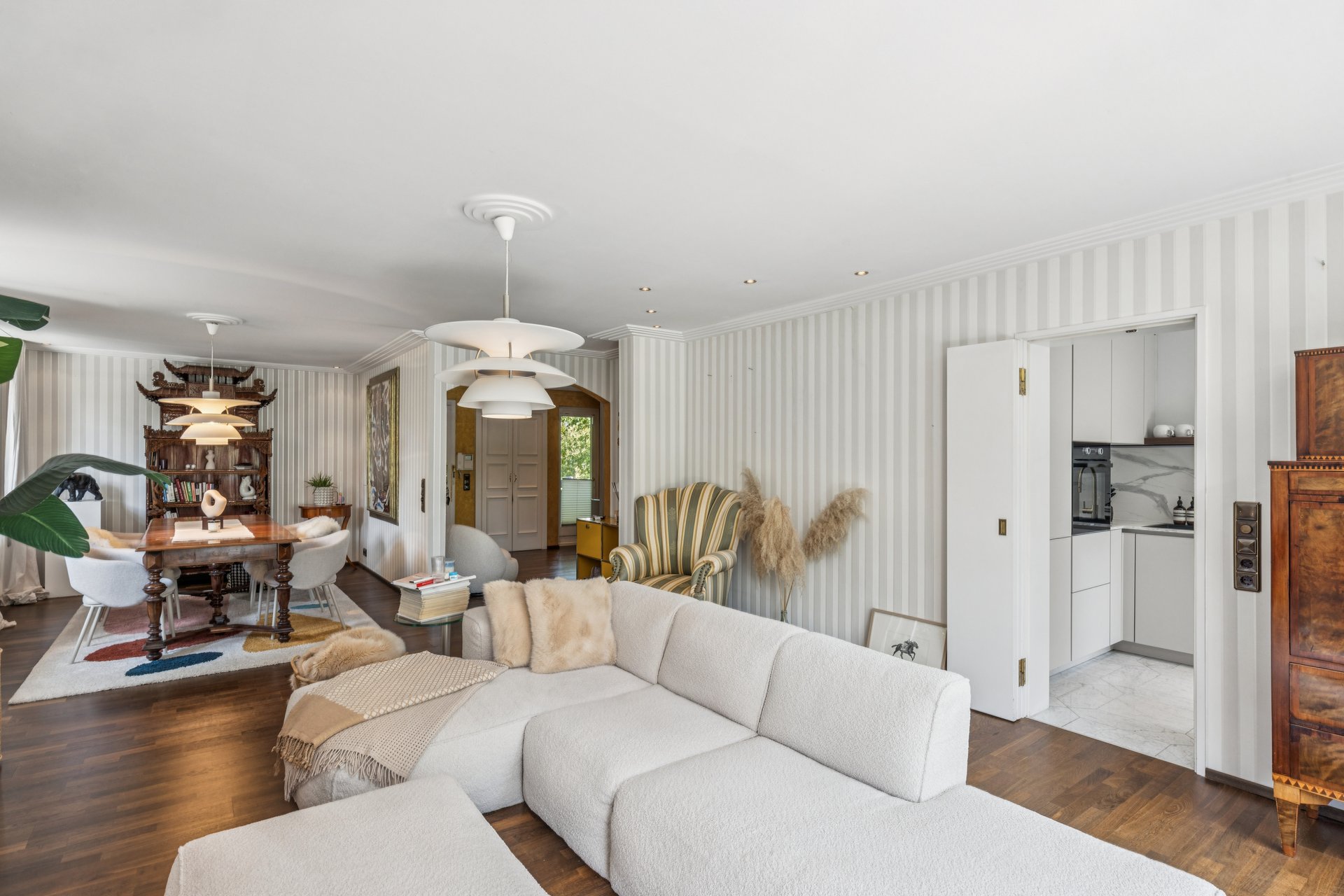 Stilvolles Penthouse mit sonniger Dachterrasse und exklusiver Ausstattung
