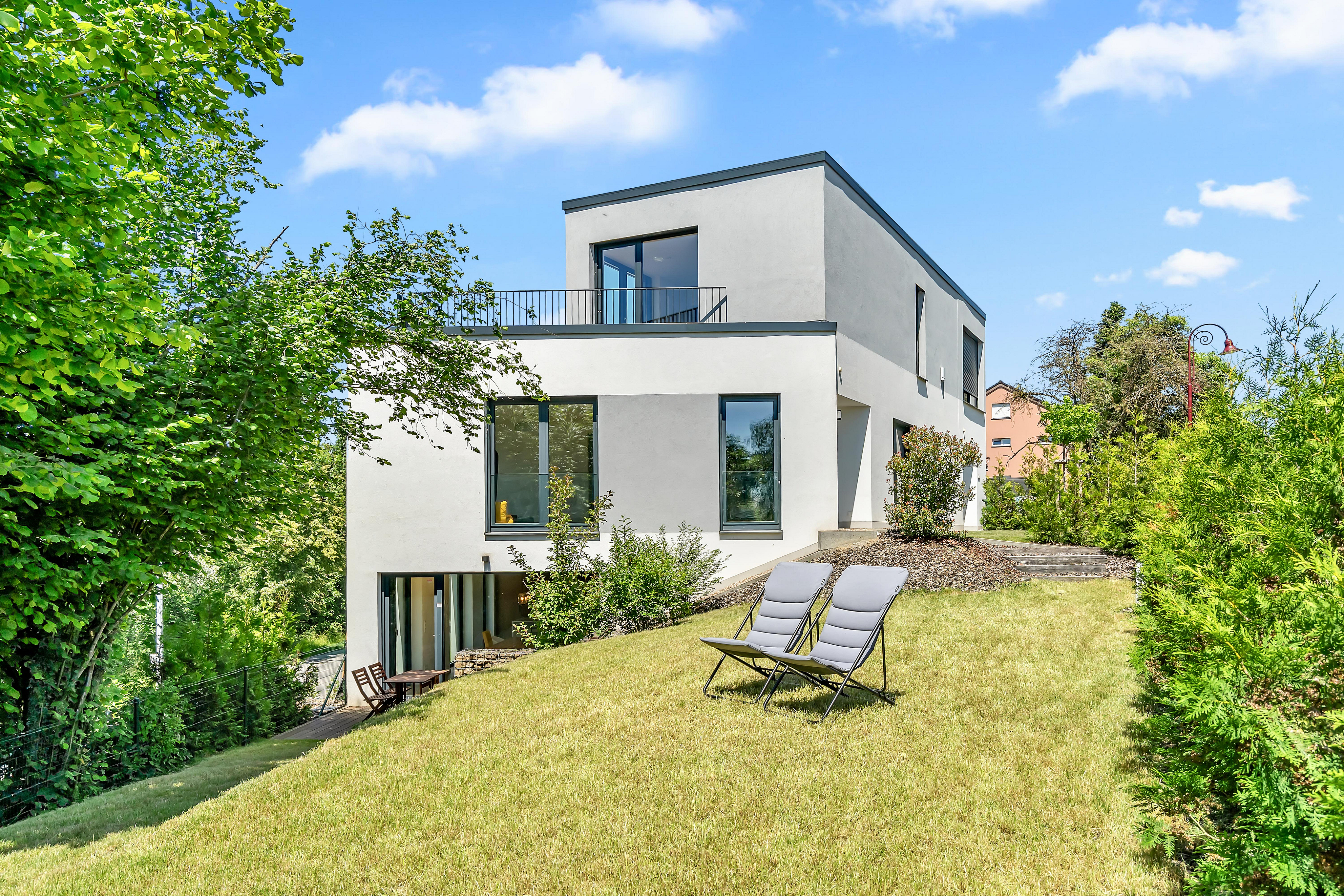 Bezugsfertig – Passivhaus, an drei Seiten freistehend