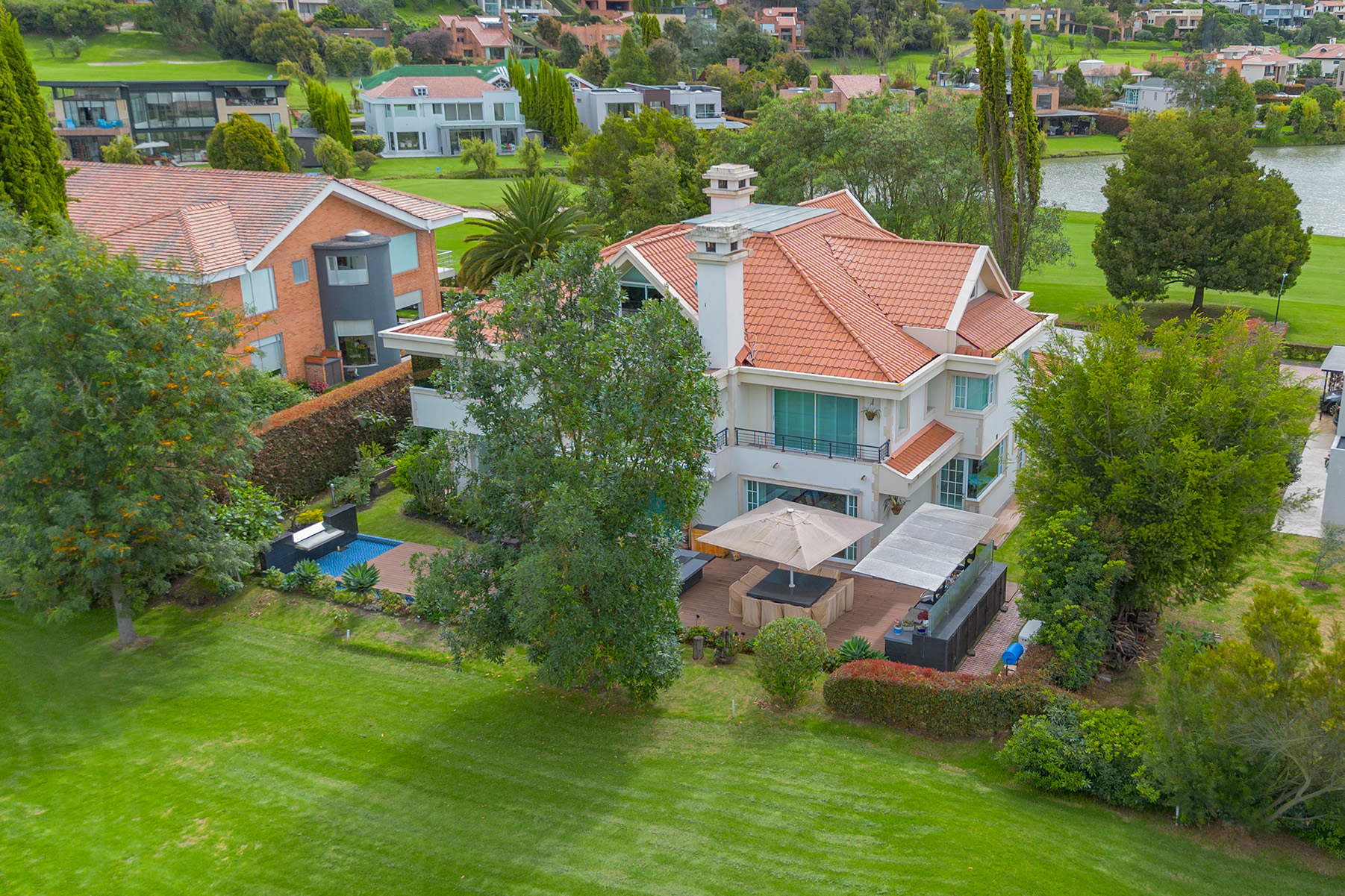 Casa para venta a puerta cerrada en Aposentos, Sopó