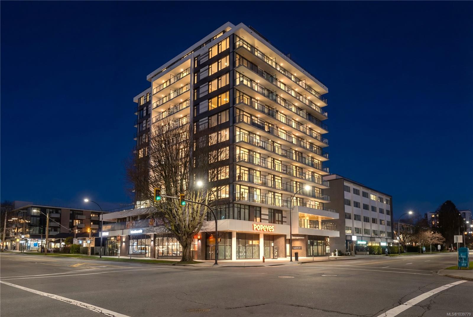 South West Corner Unit Two-Bed, Two-Bath with Ocean Views