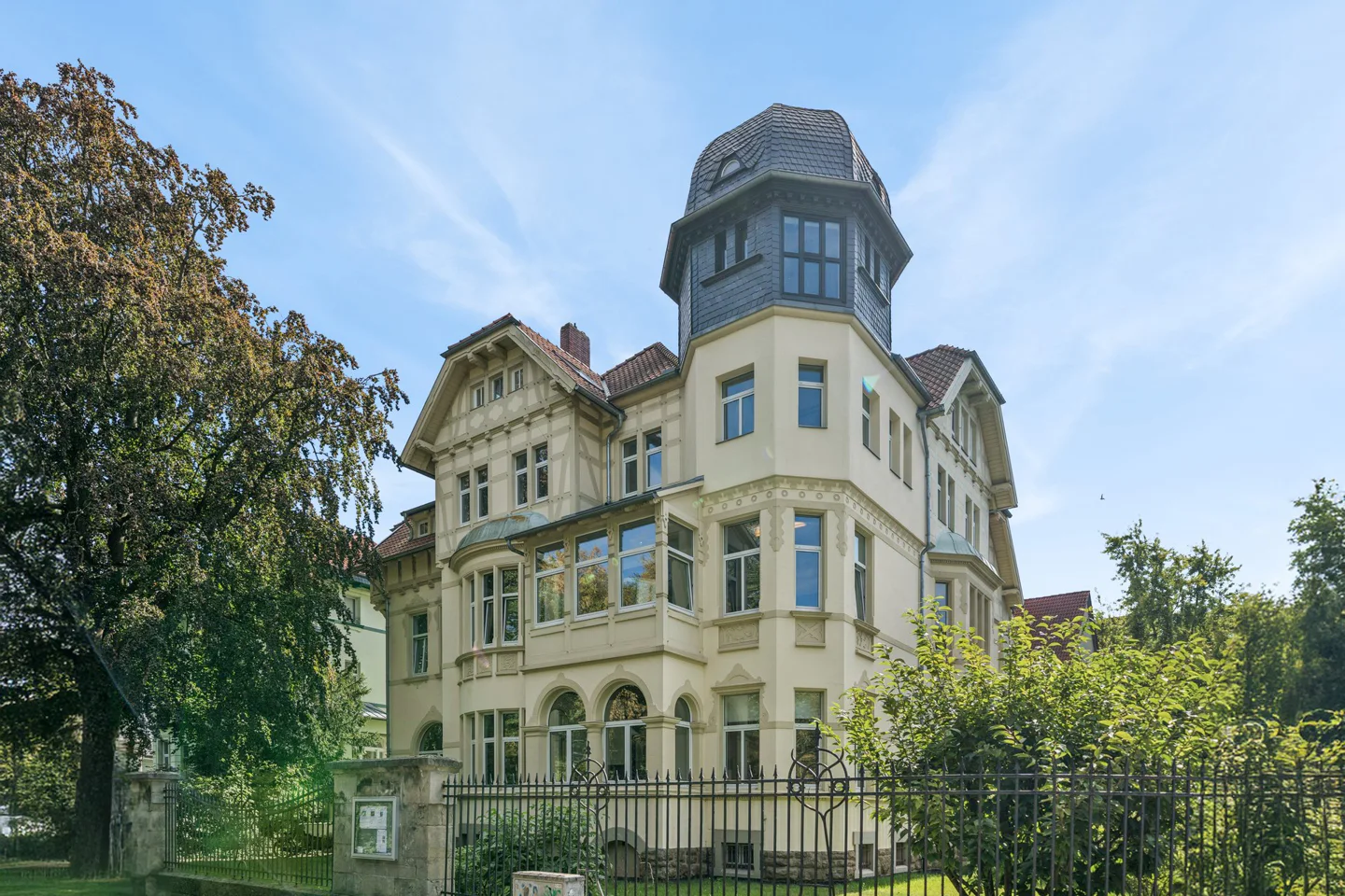 Exklusivität über den Dächern Hannovers – Außergewöhnliche Dachgeschossresidenz im Zooviertel - Photo 2