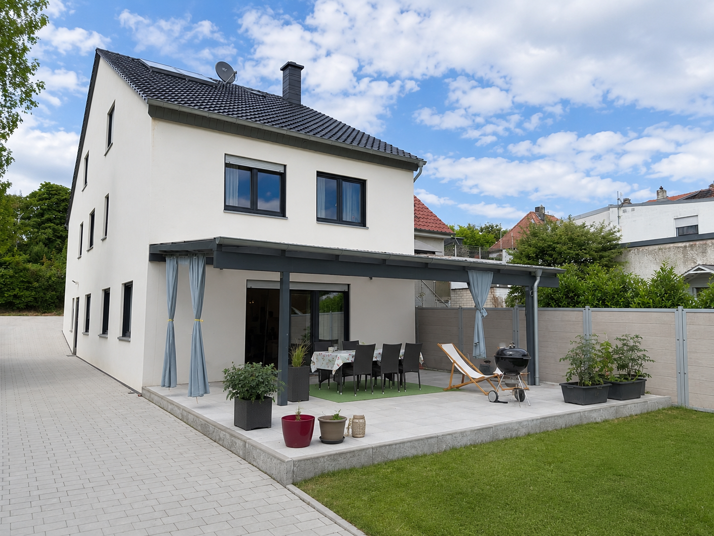 Modernes Einfamilienhaus mit einer separaten Einliegerwohnung in Worms-Abenheim