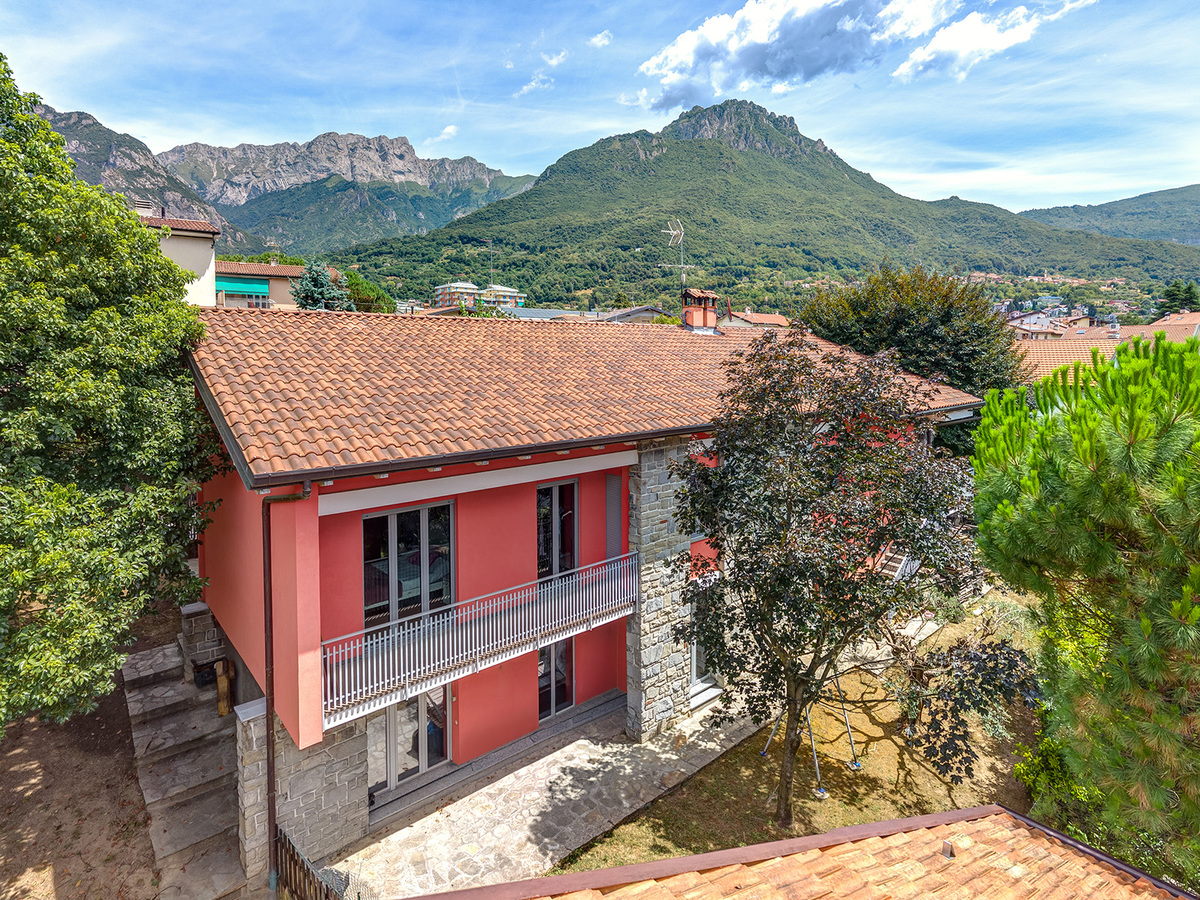 Villa singola di ampie dimensioni a Mandello del Lario