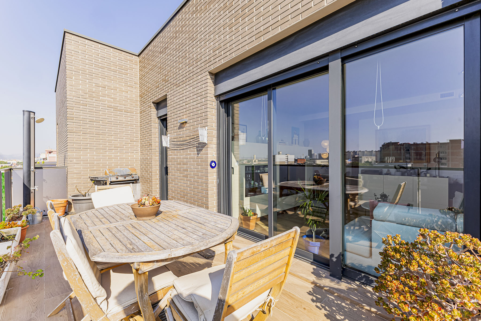 Penthouse with large terrace and optional parking in Central L'Hospitalet