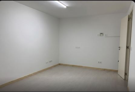 E&V vermietet 44 m2 Gewerbefläche in Montero Ríos, in Santiago de Compostela.