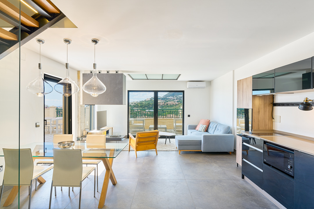 Ático dúplex de 2 dormitorios con vistas al mar y al campo de golf