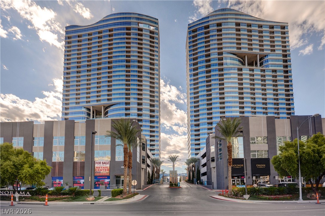Sleek High-Rise Living in the Heart of the Las Vegas Strip