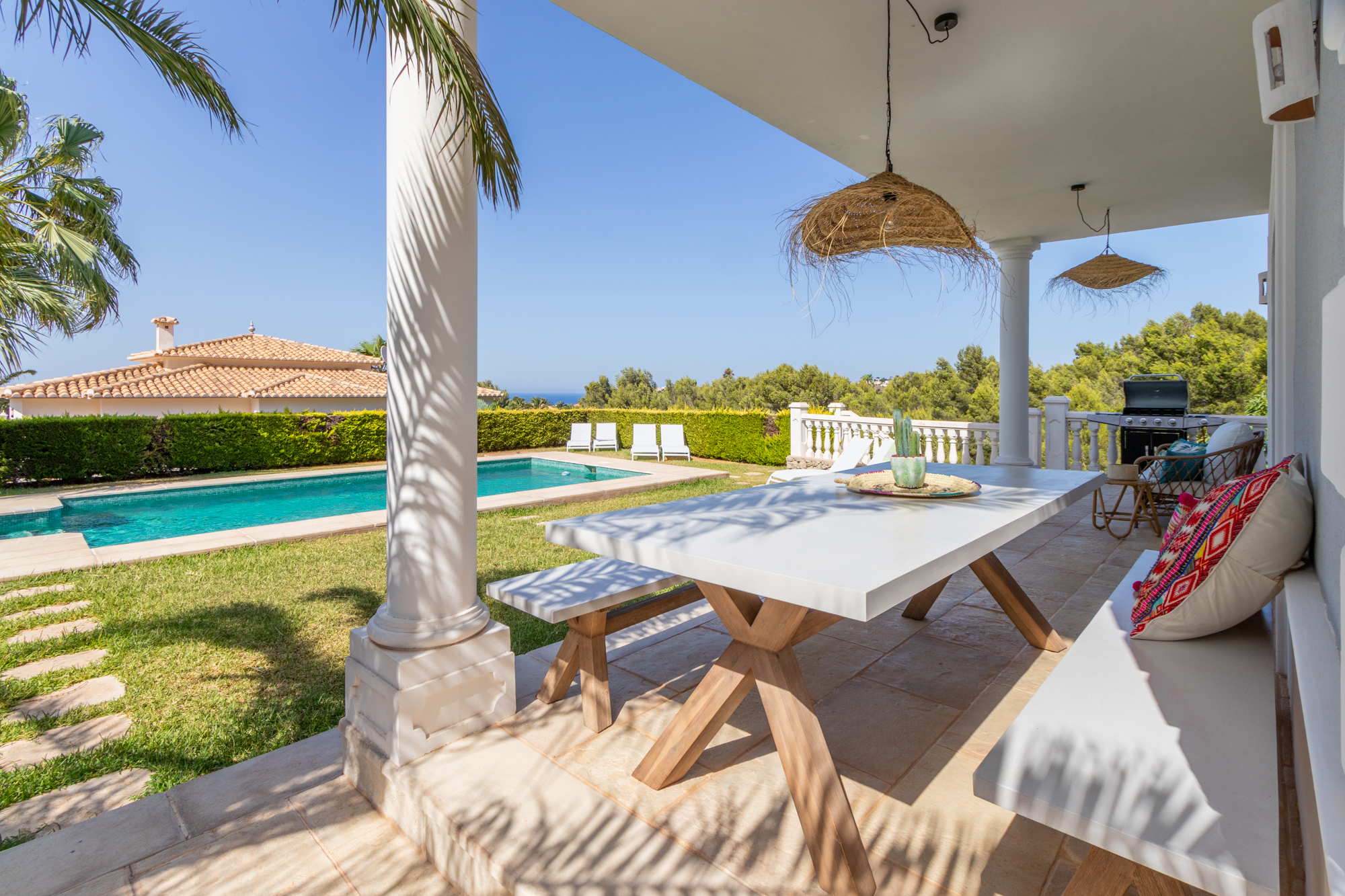 Licensed rental house with pool and sea views in Denia